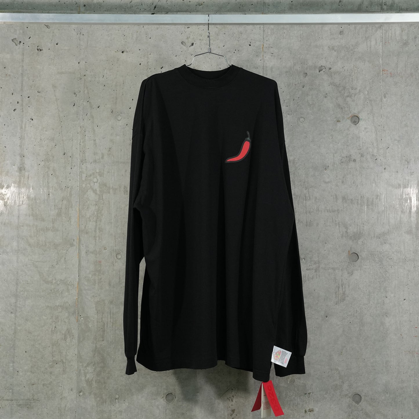 ''OFFICE FRUIT'' OVERSIZED LONGSLEEVE / WASHED BLACK