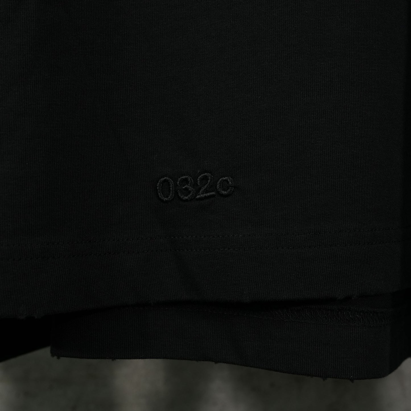 ''OFFICE FRUIT'' OVERSIZED LONGSLEEVE / WASHED BLACK