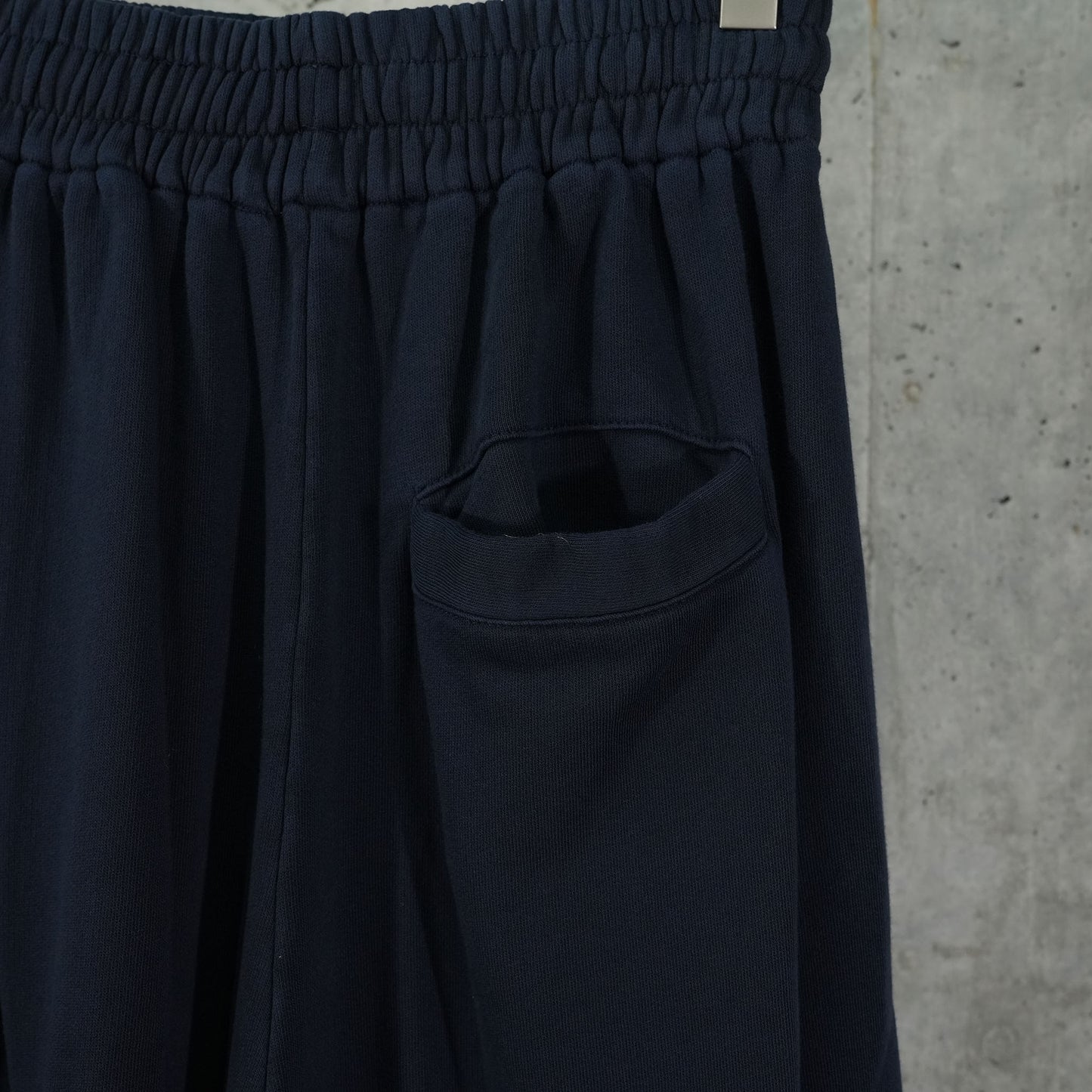 ''RÓZSA VICTORIA'' STRAIGHT CUT SWEATPANTS / DARK BLUE