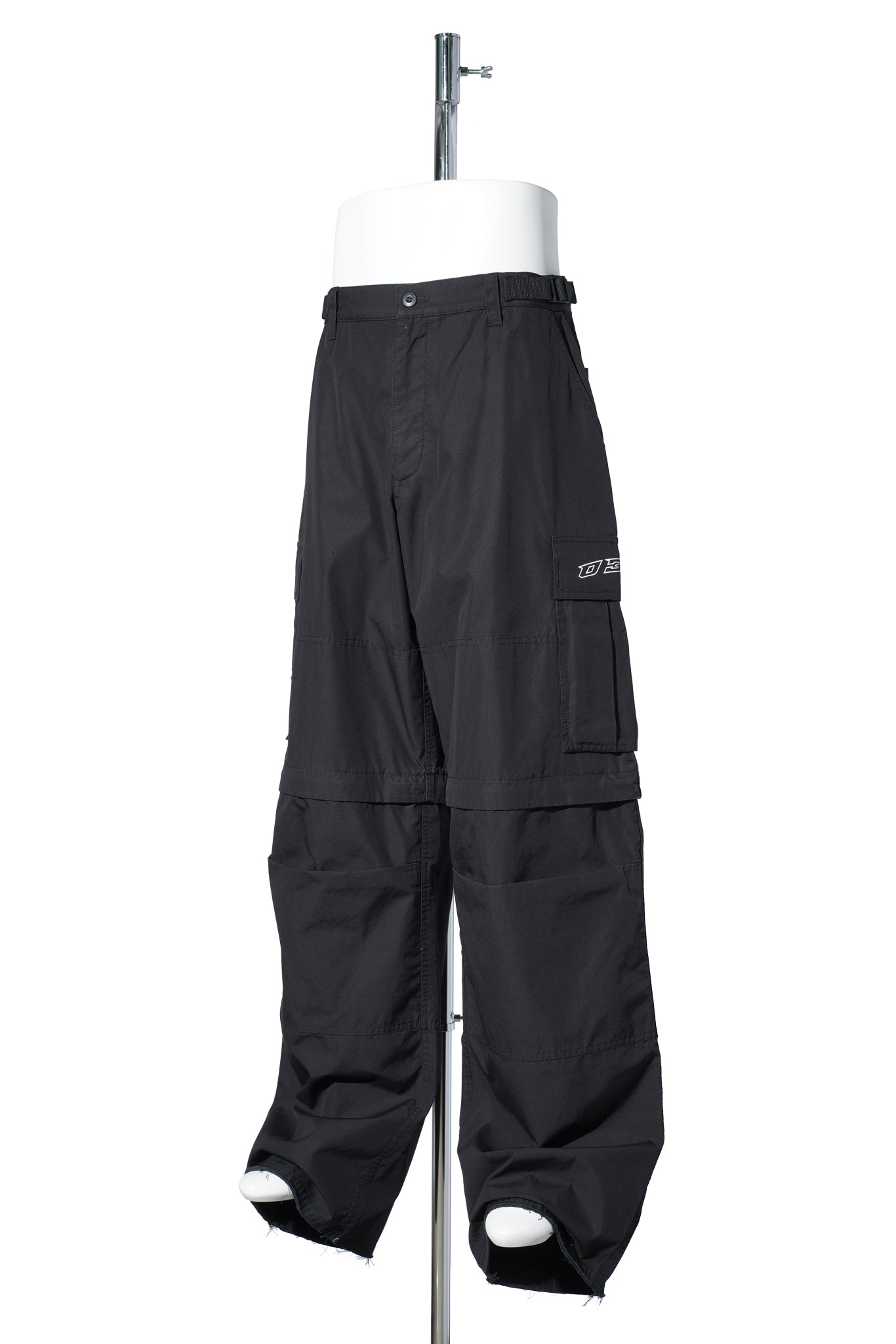 "DOUBLE-EDGED SWORD" CARGO PANTS / BLACK