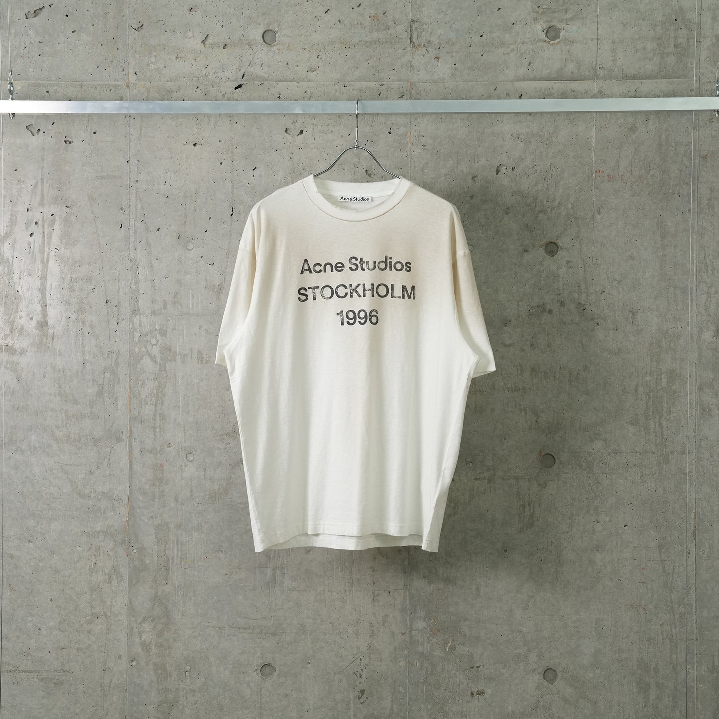 T-SHIRTS / DC6:DUSTY WHITE