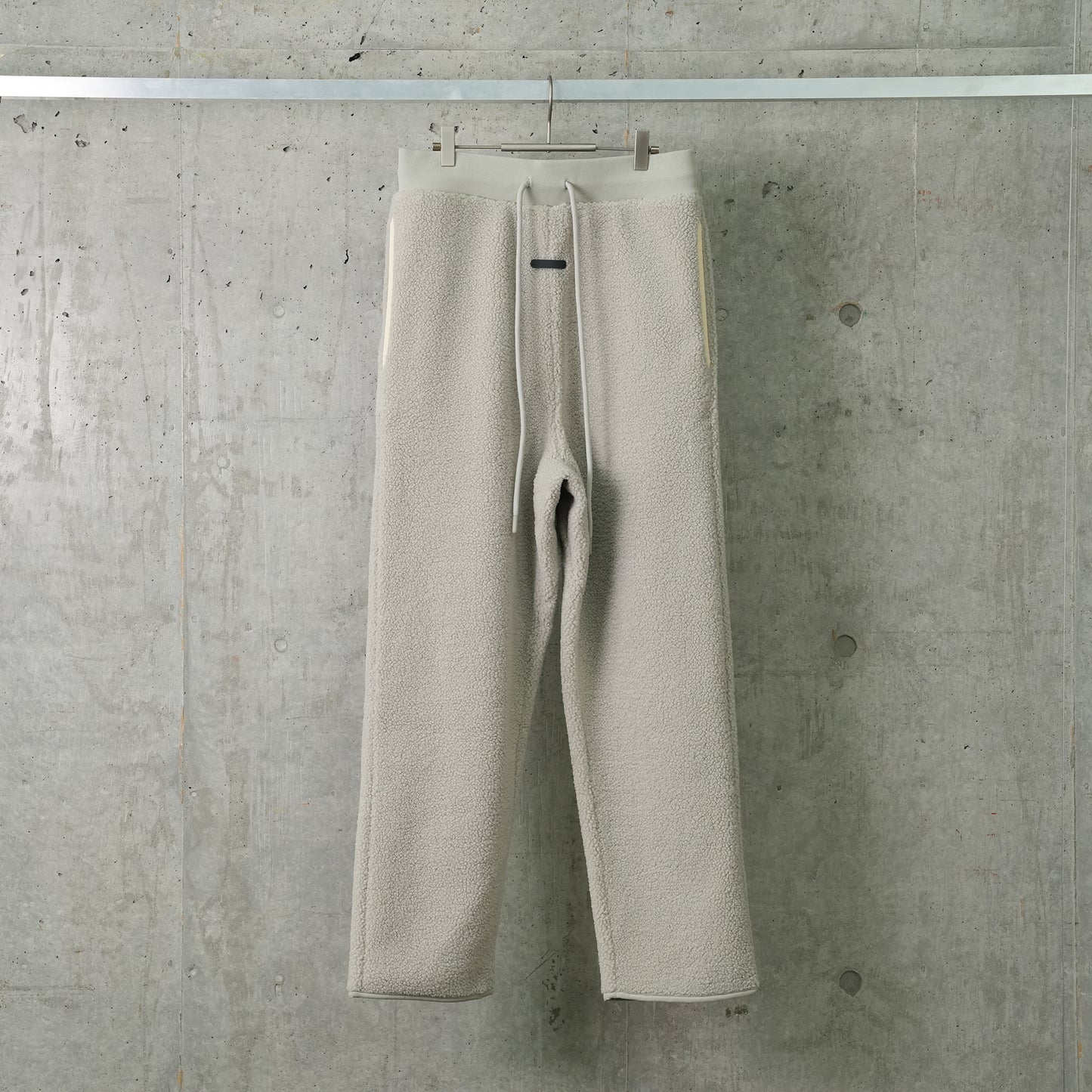 ATHLETICS PANT / SESAME