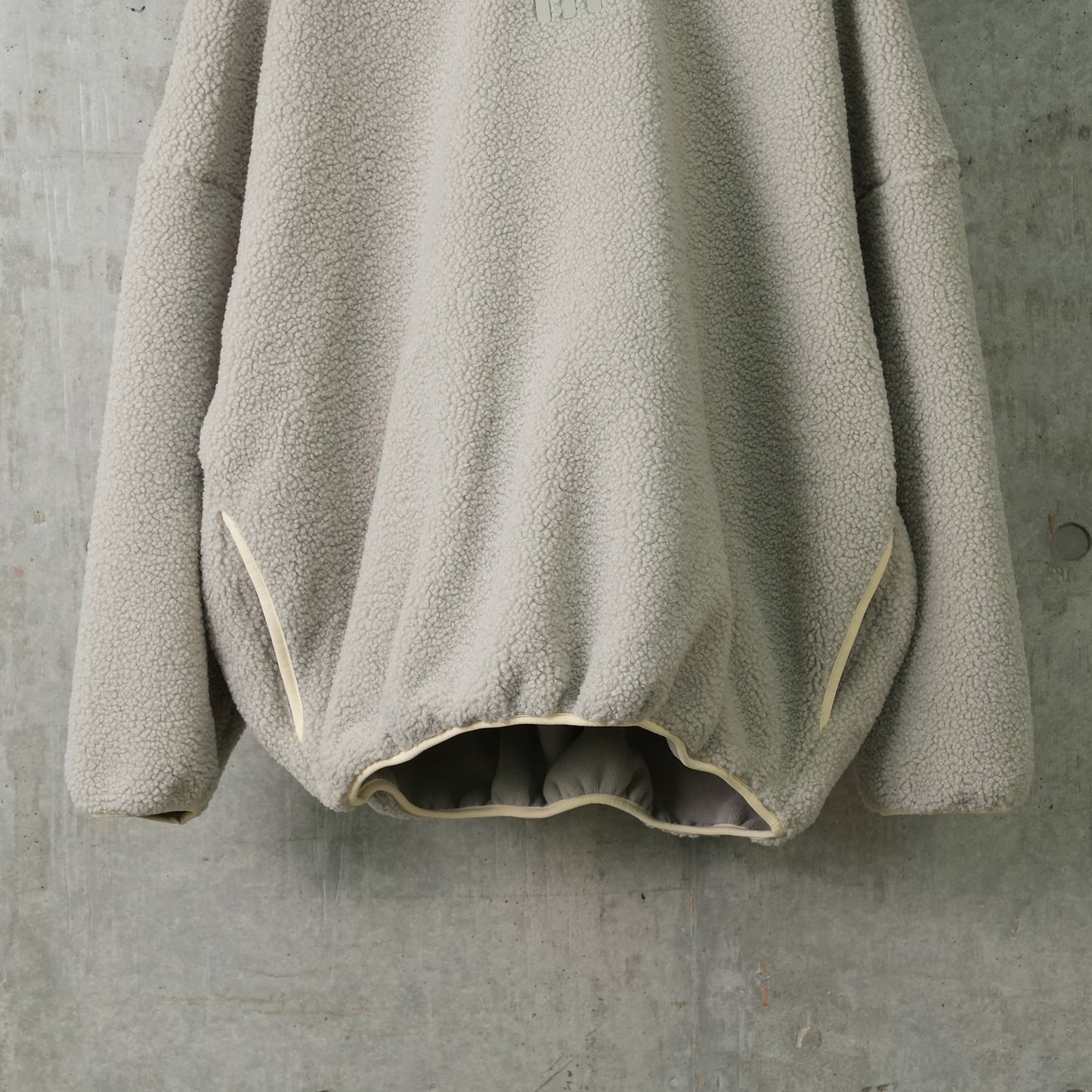 ATHLETICS HOODIE / SESAME