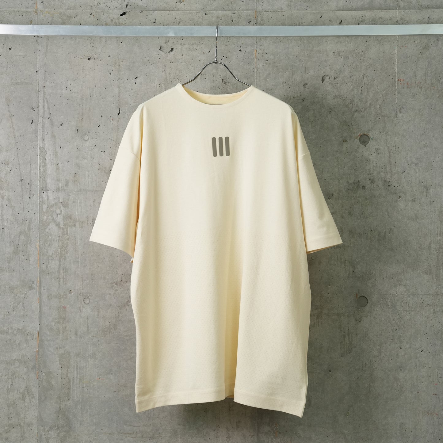 ATHLETICS TR TEE / PALE YELLOW