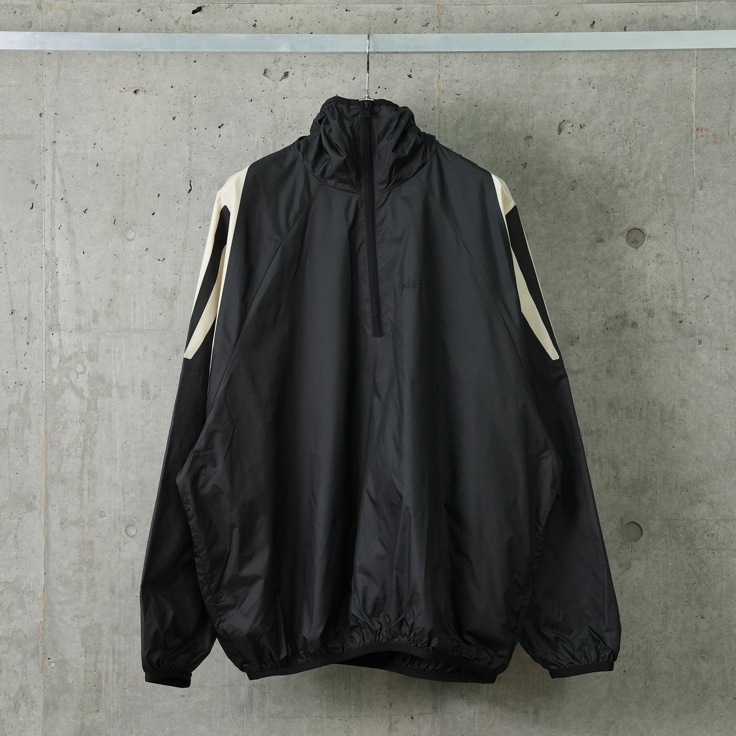 ATHLETICS JKT / BLACK