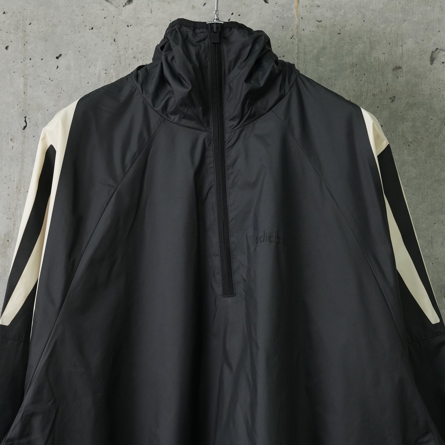 ATHLETICS JKT / BLACK