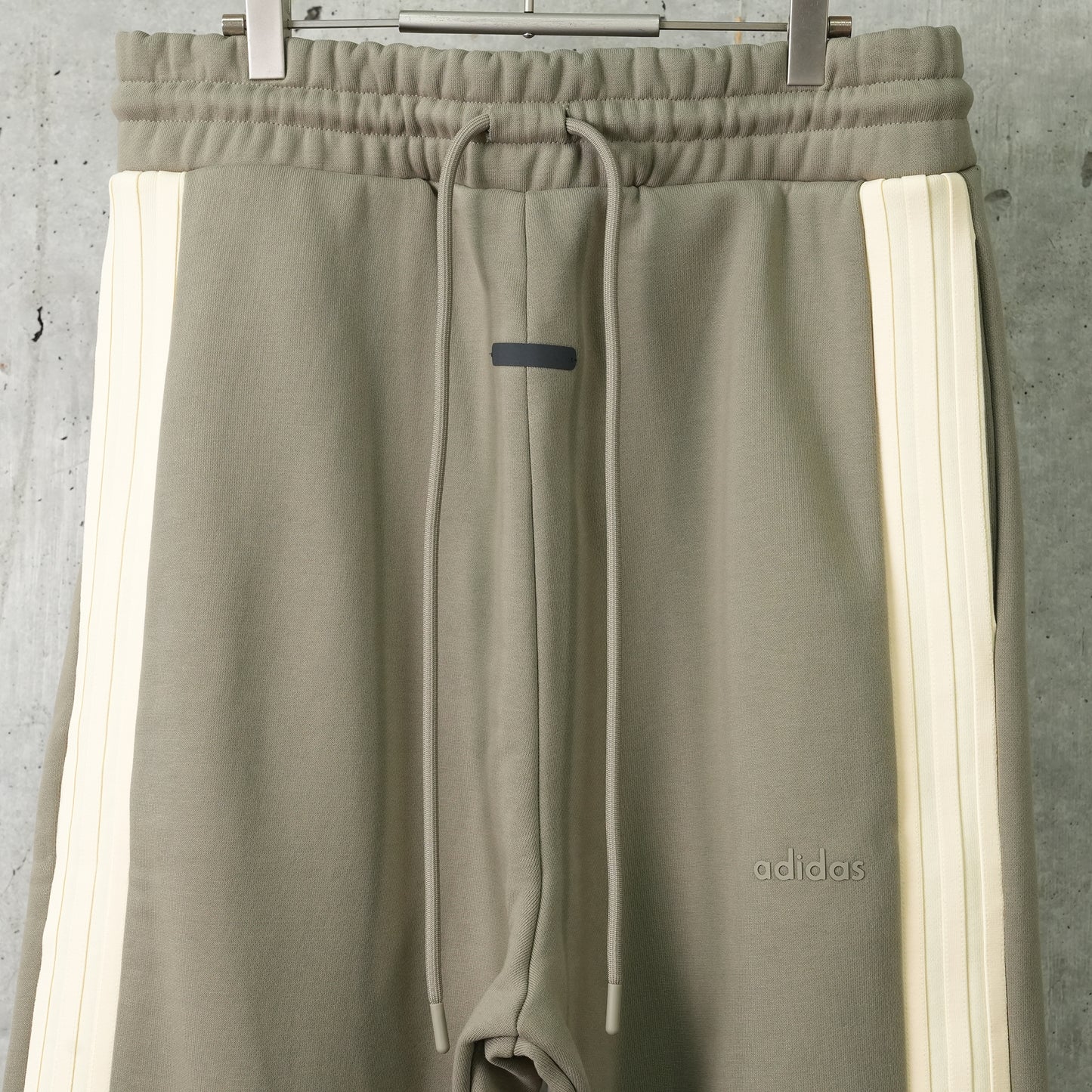 ATHLETICS PANT / CLAY/PALE YELLOW