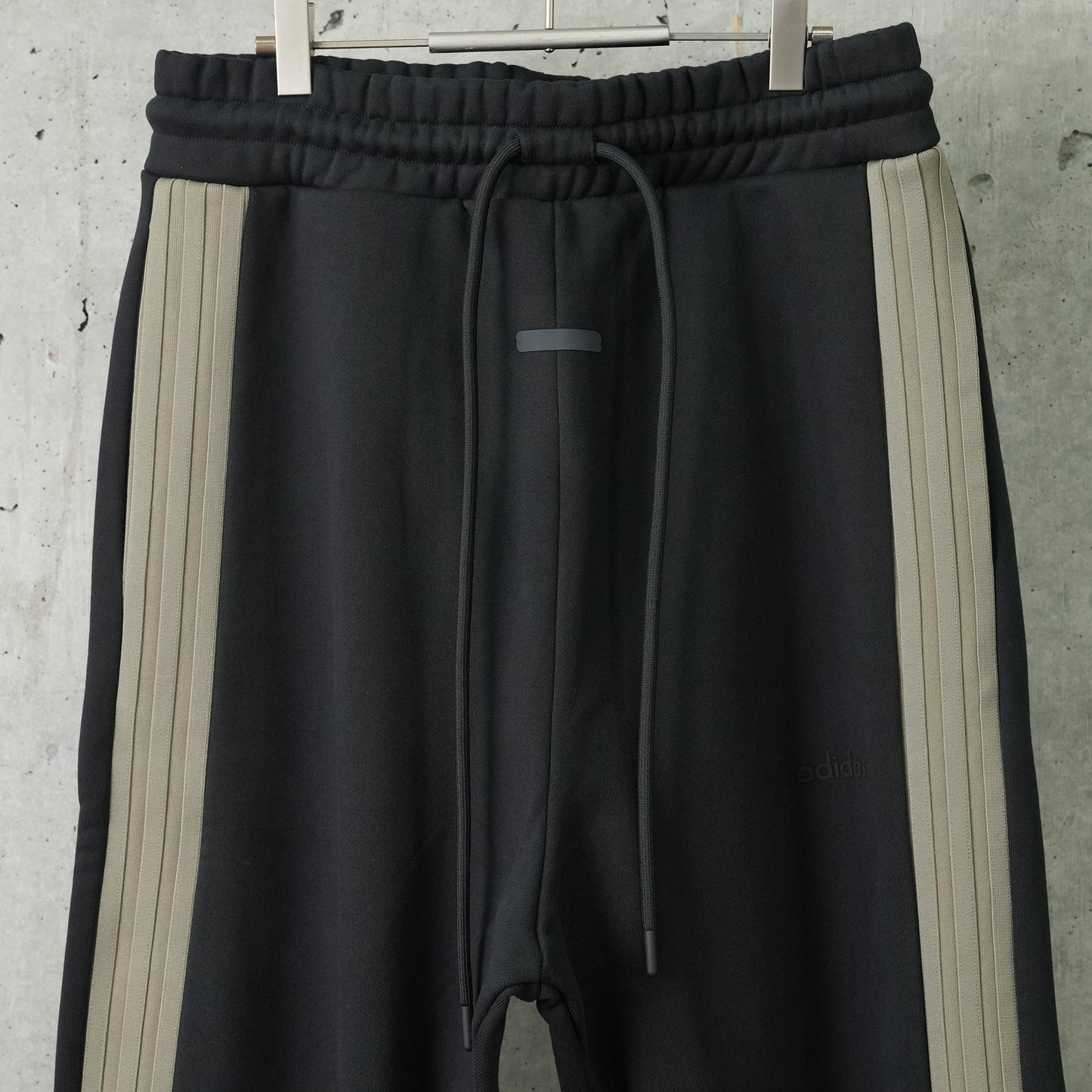 ATHLETICS PANT / BLACK/CLAY