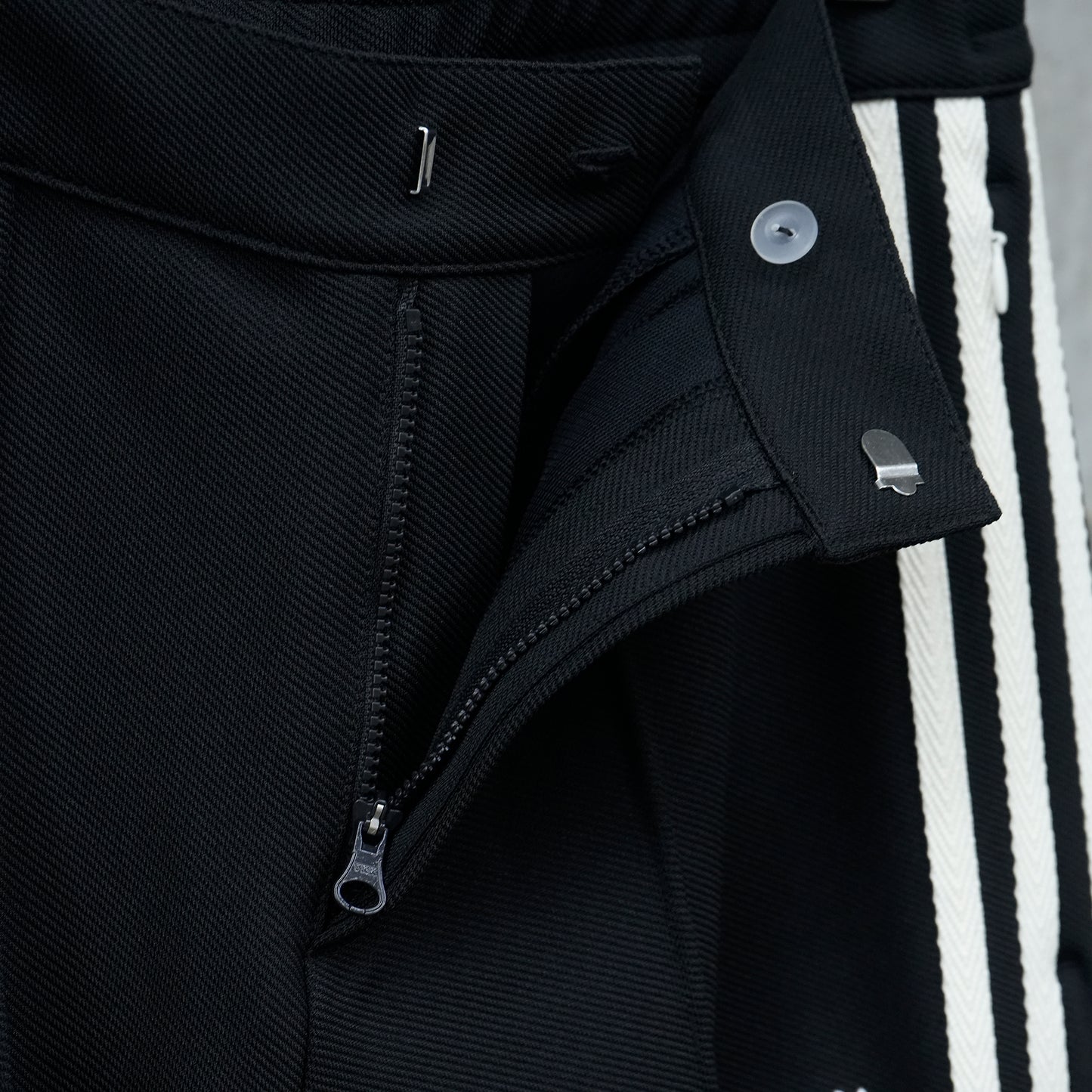 TRACK PANTS / BLACK