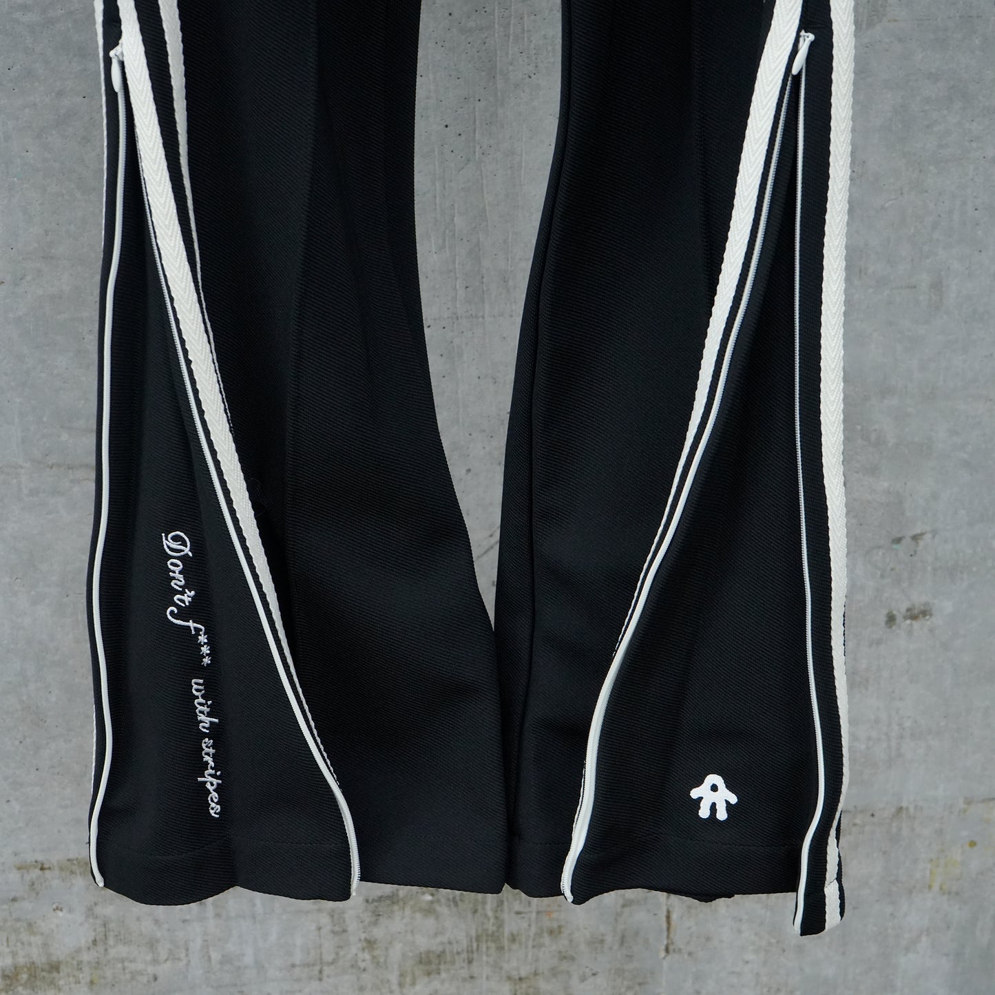 TRACK PANTS / BLACK