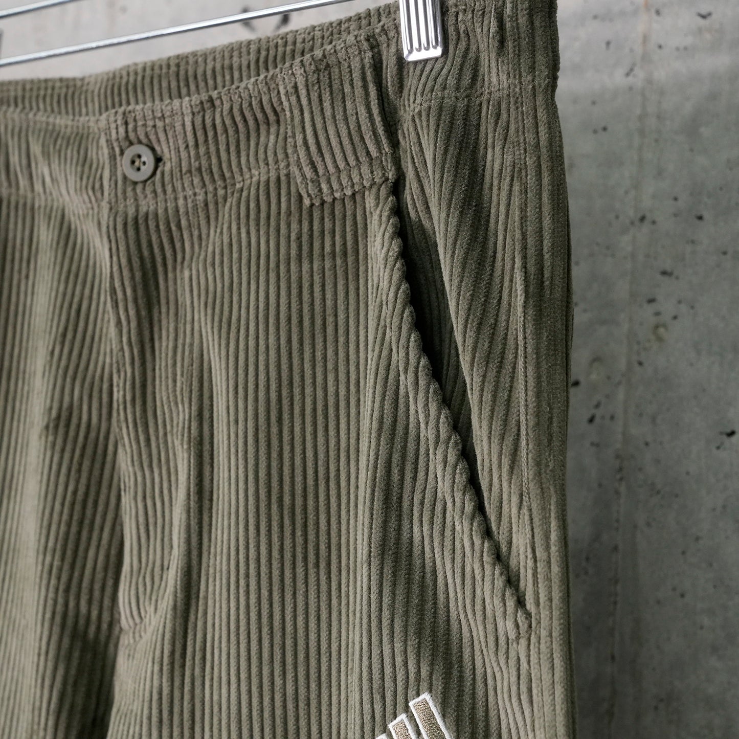 CORD PANT / OLISTR