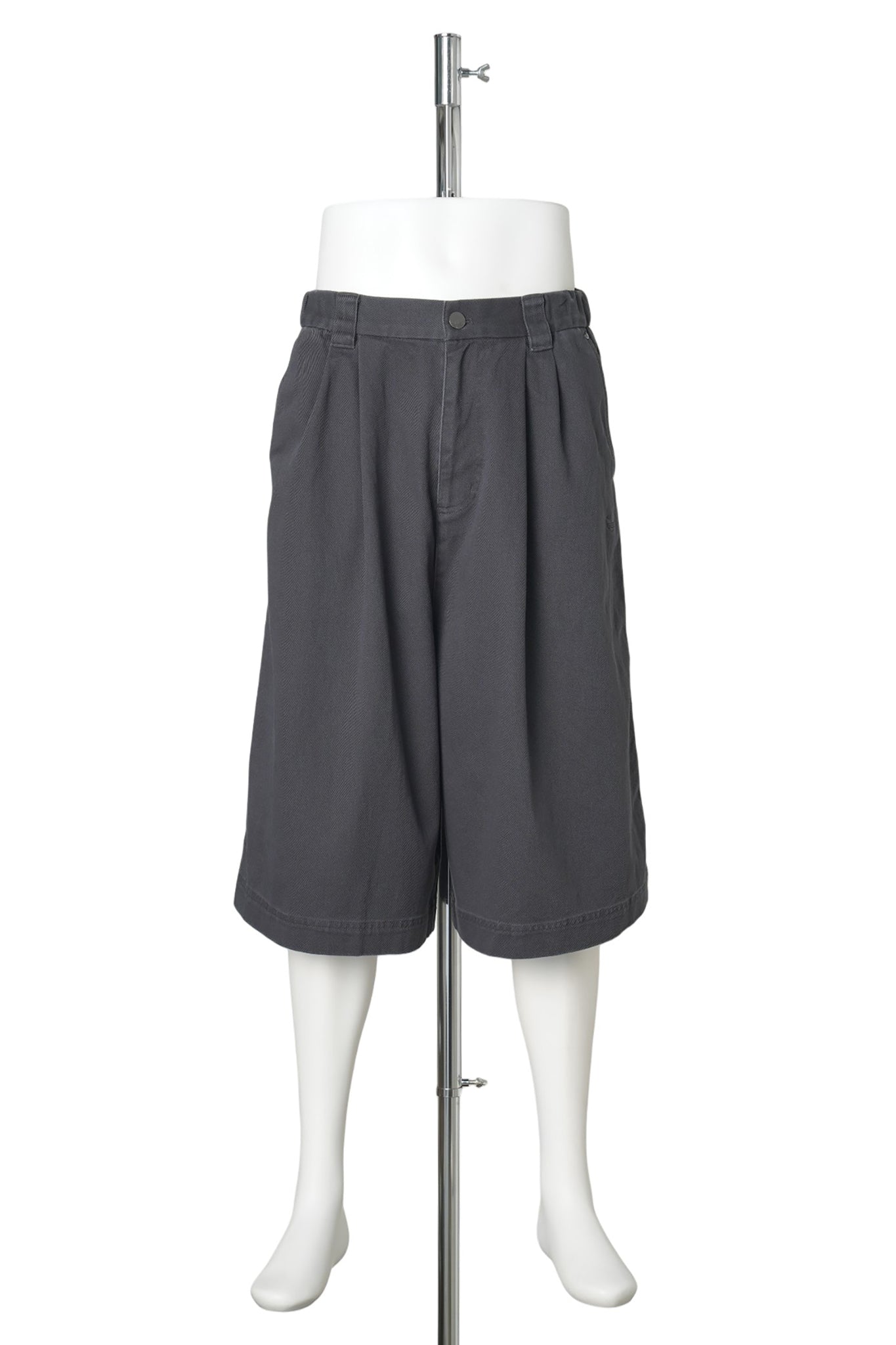 DOUBLE PLEATED JORTS / CARBON