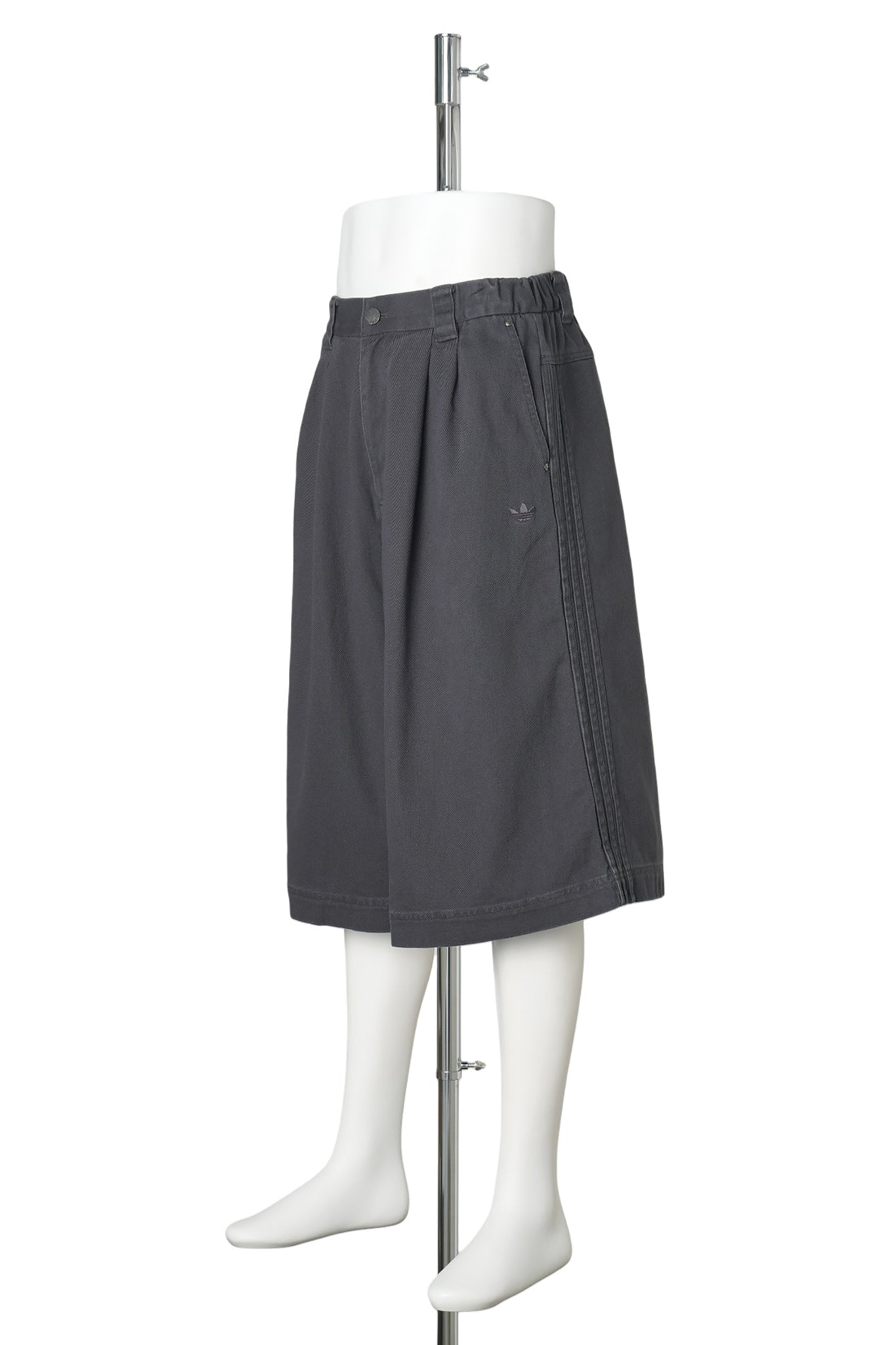 DOUBLE PLEATED JORTS / CARBON