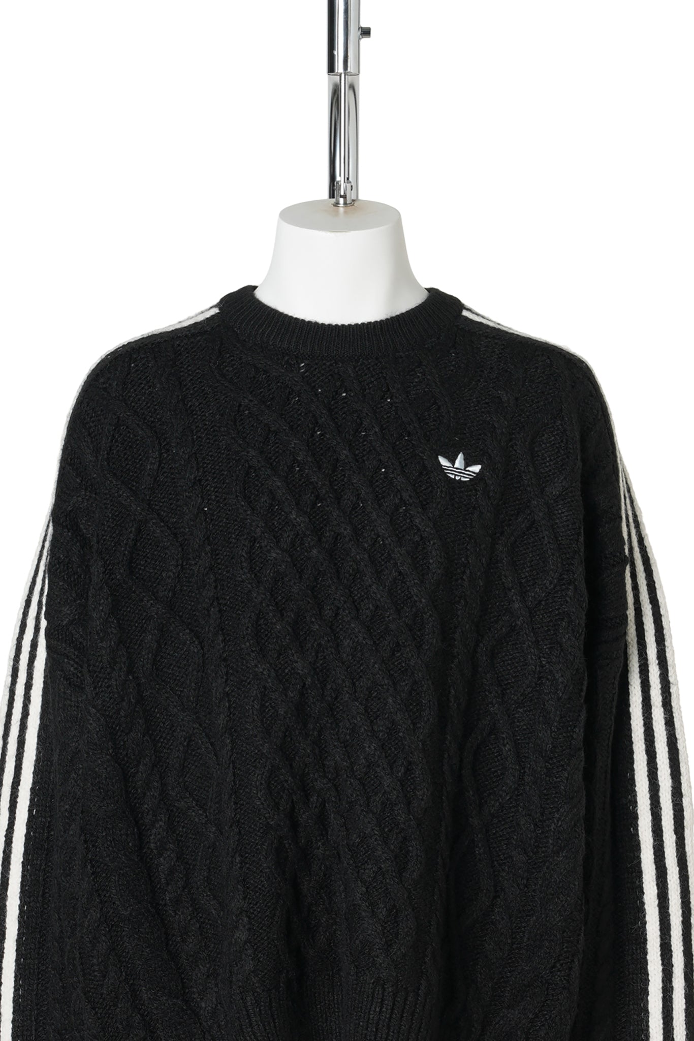 CABLEKNIT SWEATER / BLACK/CWHITE