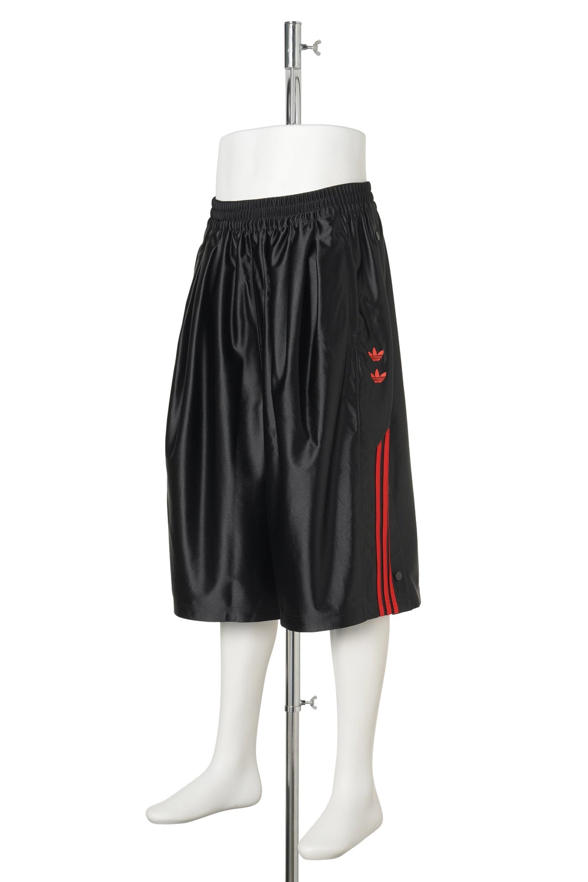 WC DAZZLE SHORT / BLACK