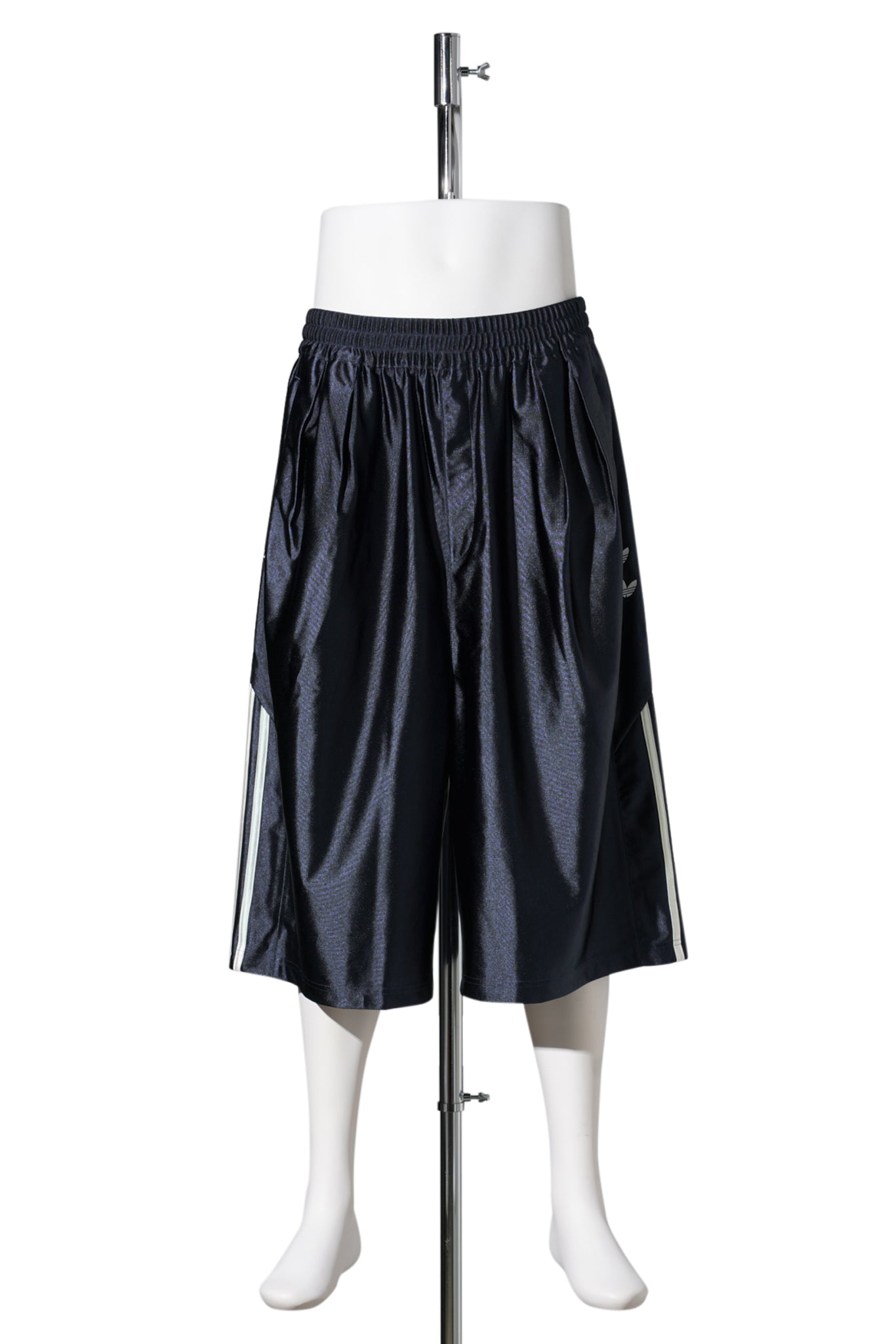 WC DAZZLE SHORT / LEGINK