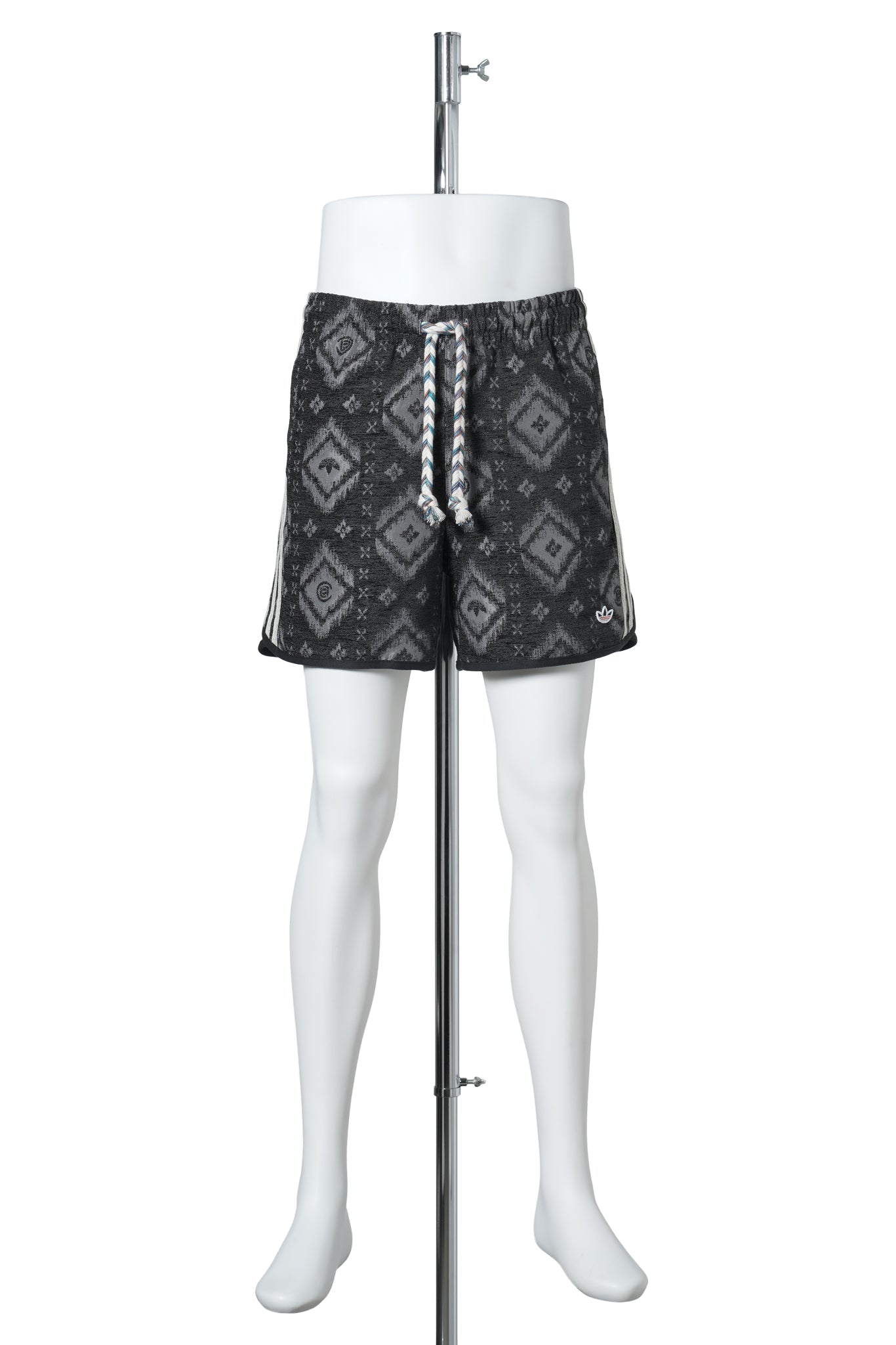 CLOT IKAT SHORT / CARBON