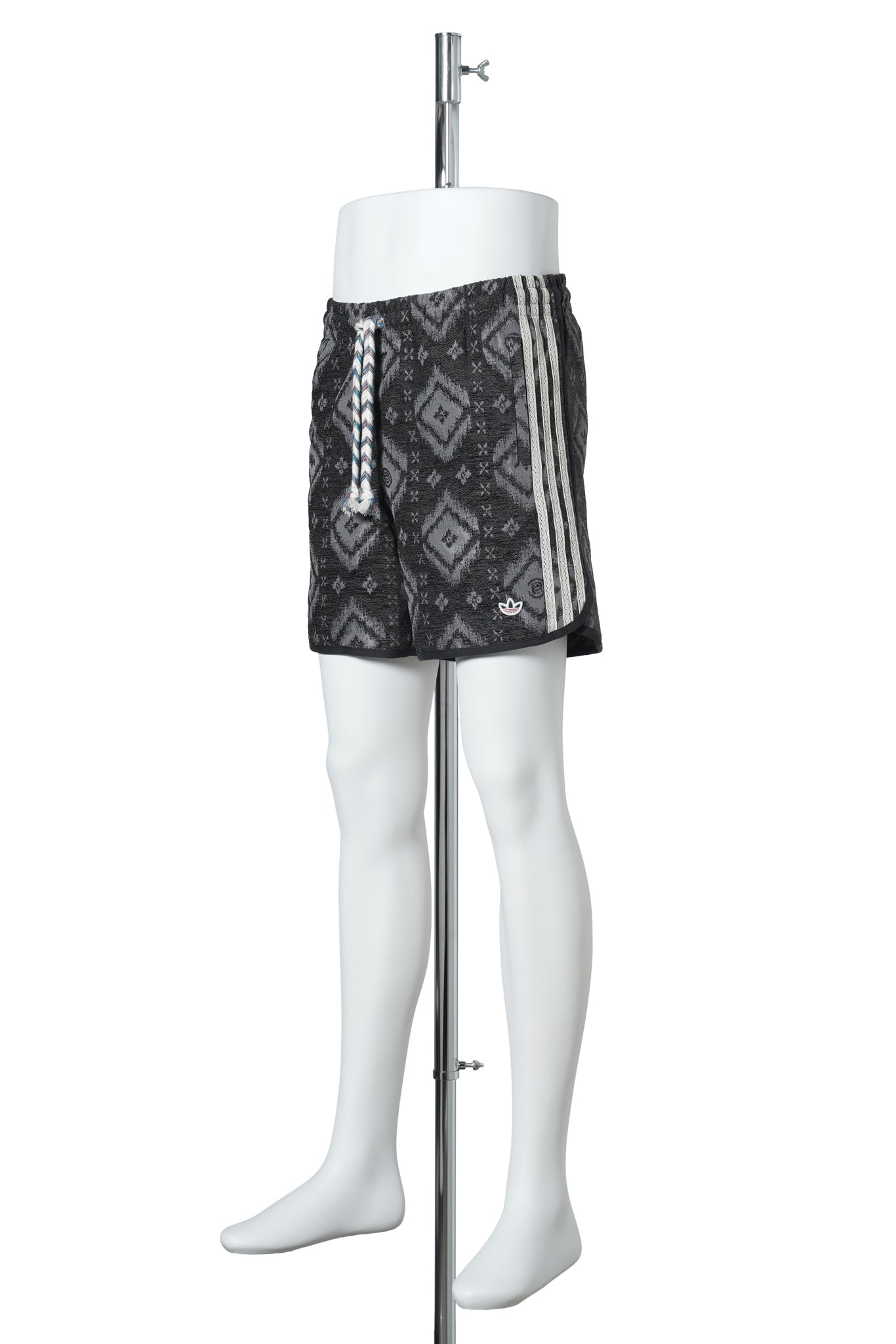 CLOT IKAT SHORT / CARBON