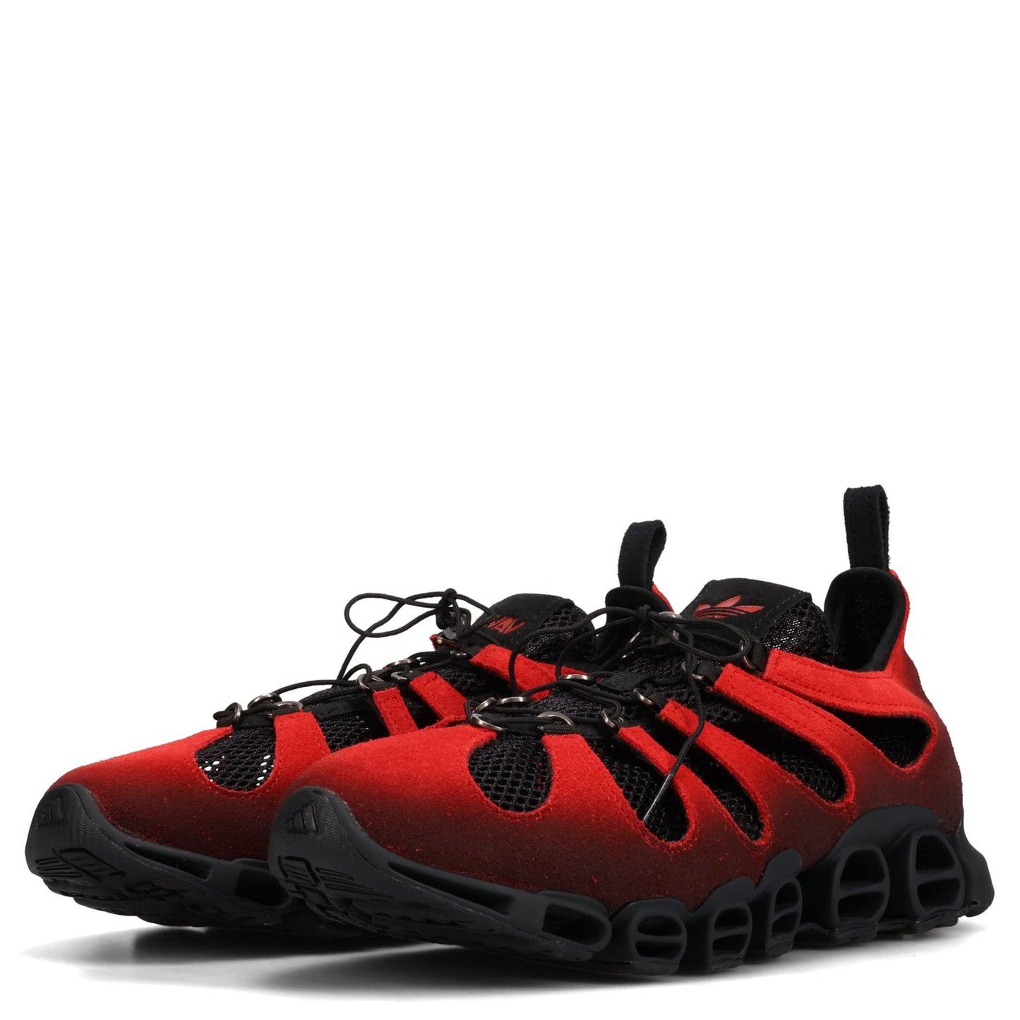 AV MEGARIDE CUTOUT SUEDE / CBLACK/POWRED/POWRED