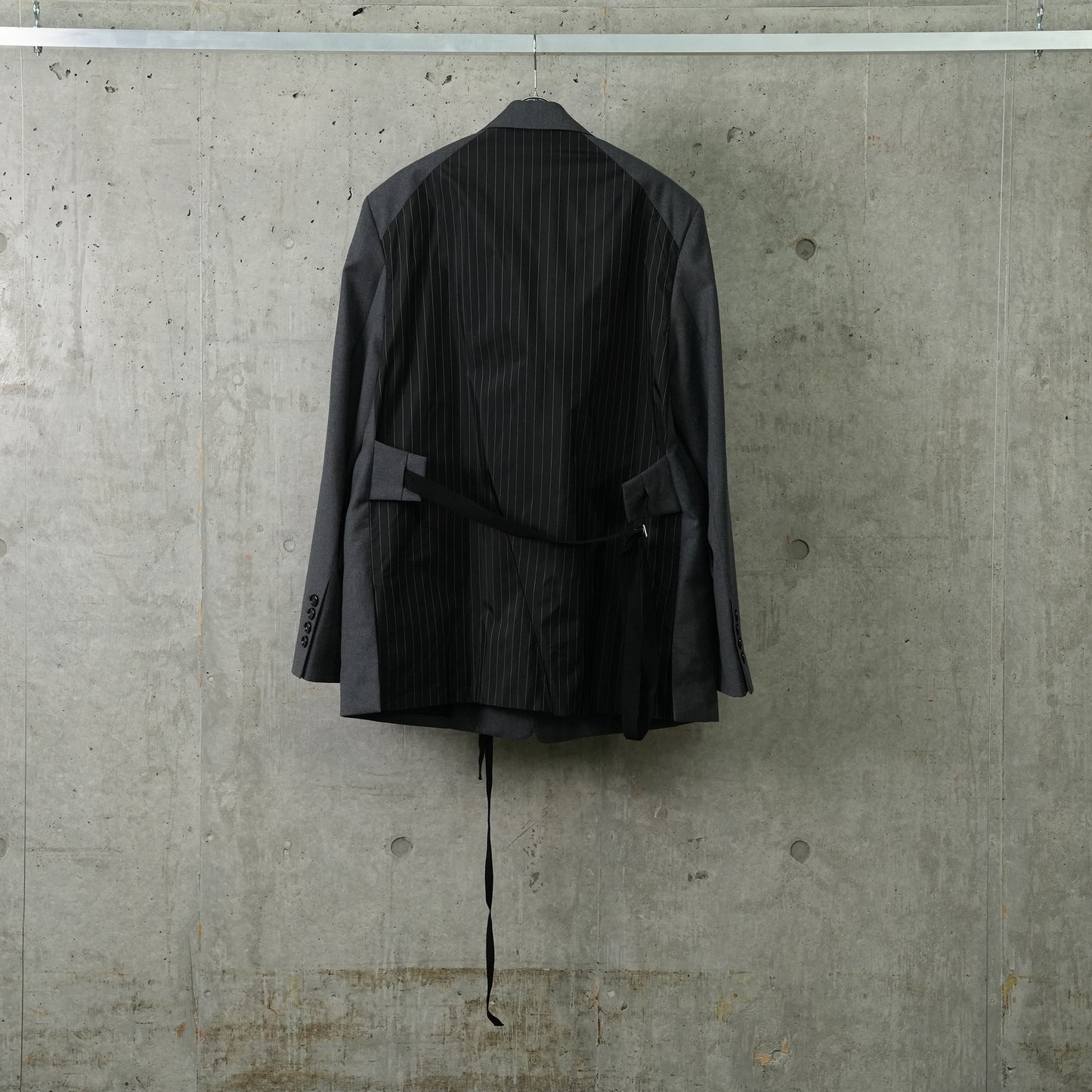 JACKET / 03