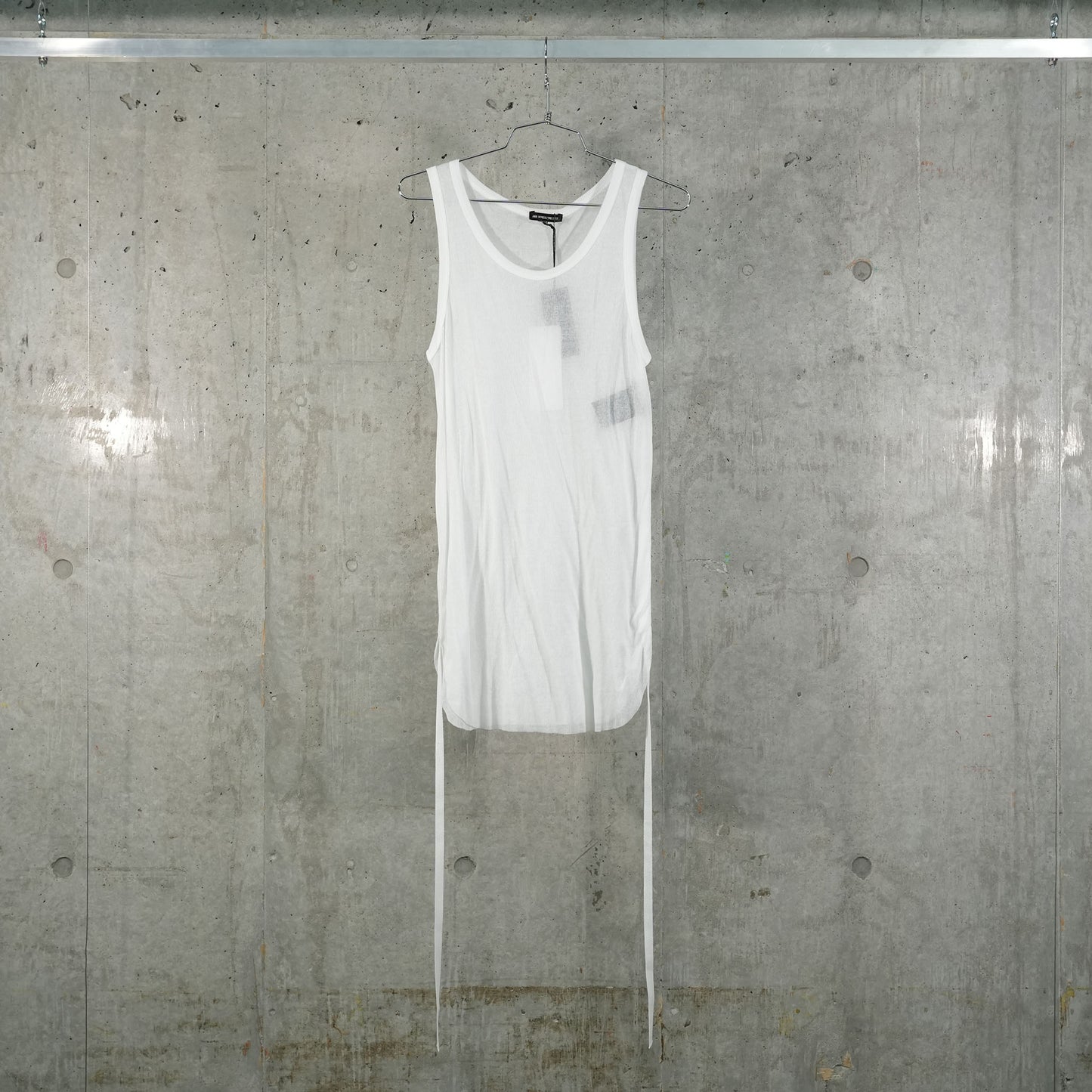 VEST / 00