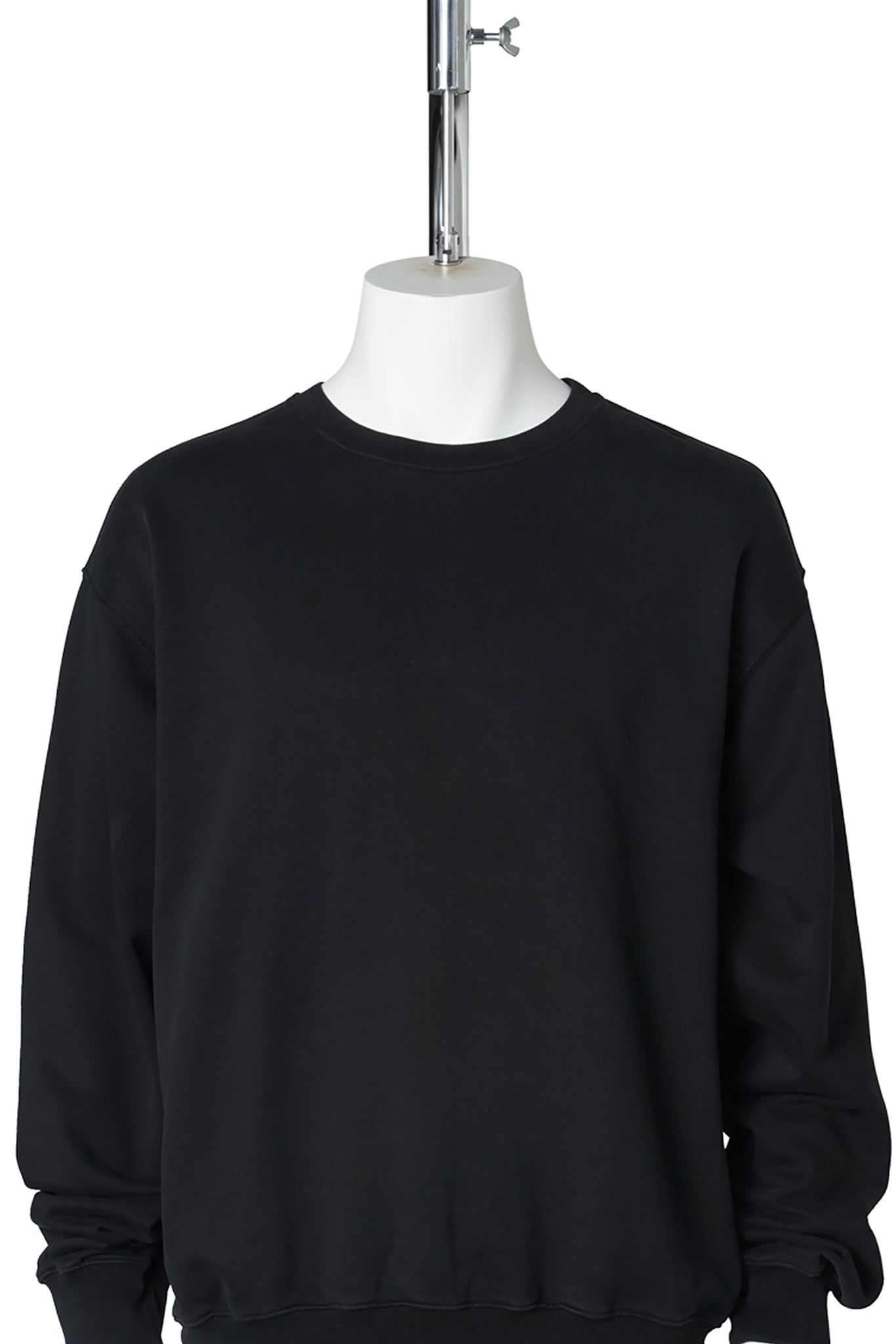 HENRICUS STANDARD CREW NECK SWEATER / BLACK