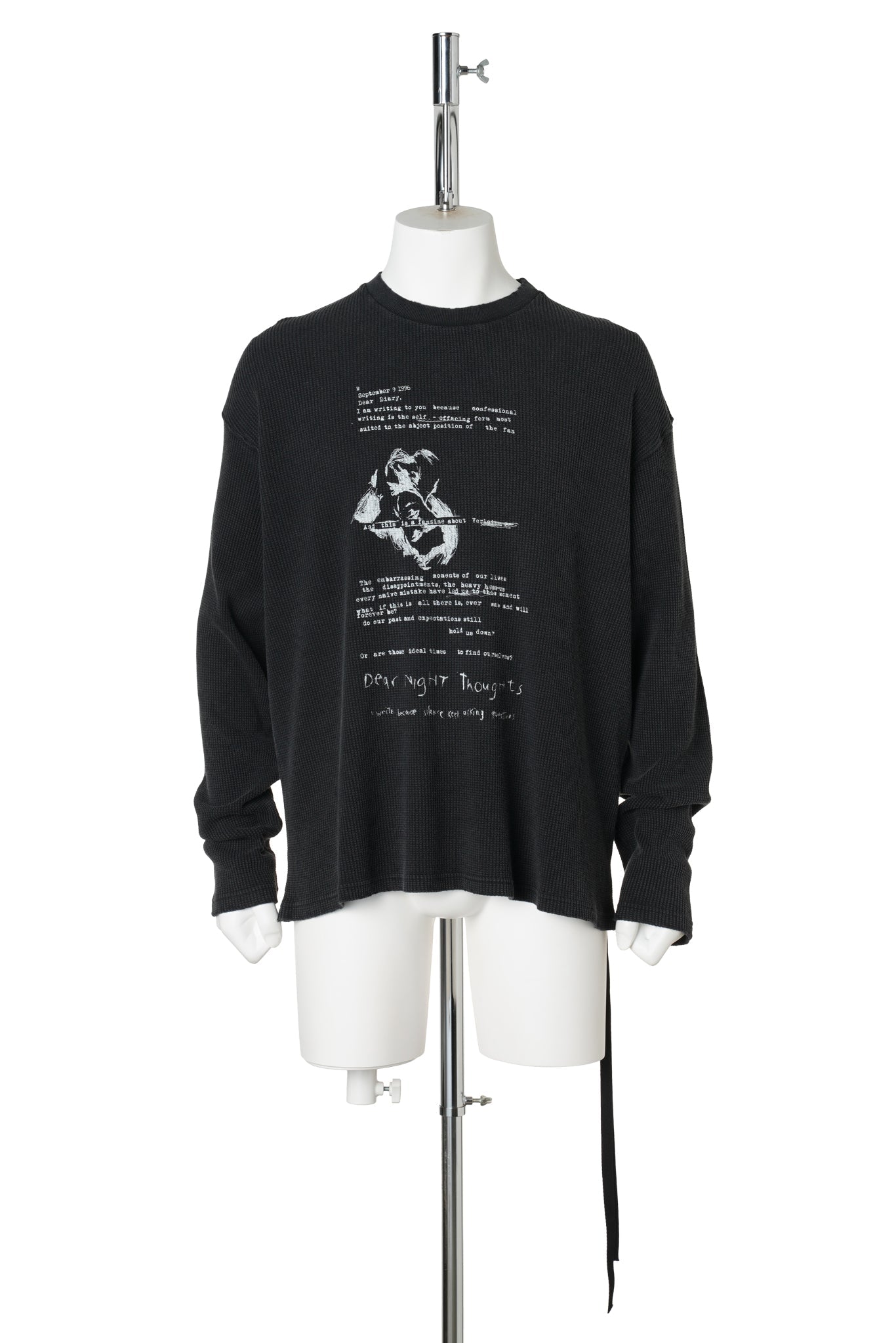 EMIL RELAX FIT LONG SLEEVE BOXY T-SHIRT WITH "DEAR DIARY" PRINT / 098:FADED BLACK