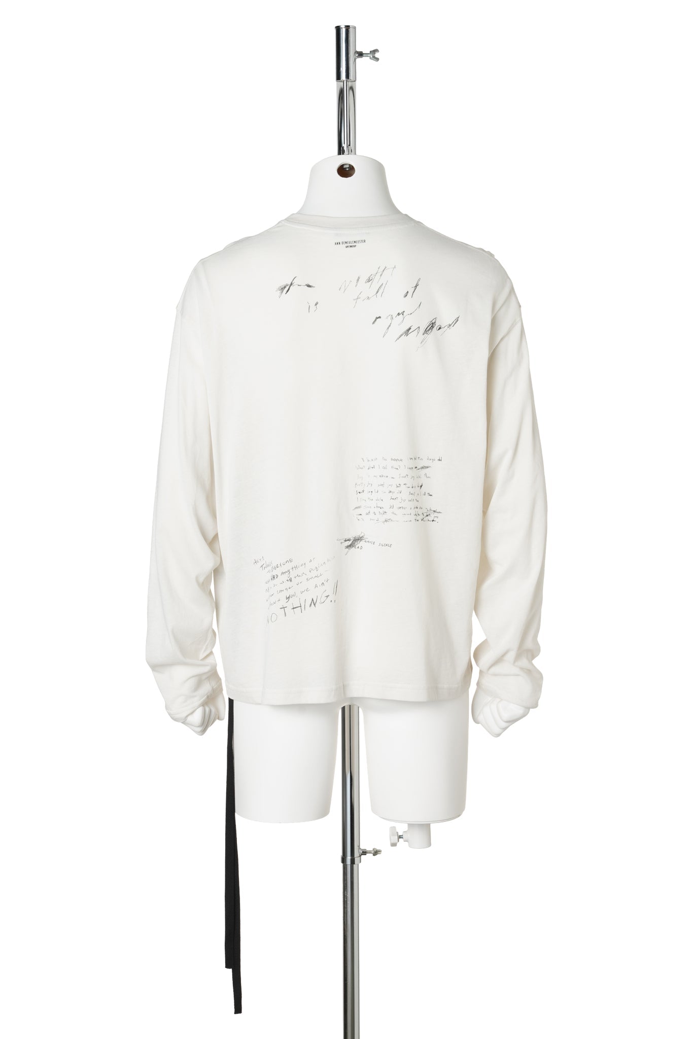 EMIL RELAX FIT LONG SLEEVE BOXY T-SHIRT WITH "CLASSROOM MEMORY" PRINT / 003:IVORY