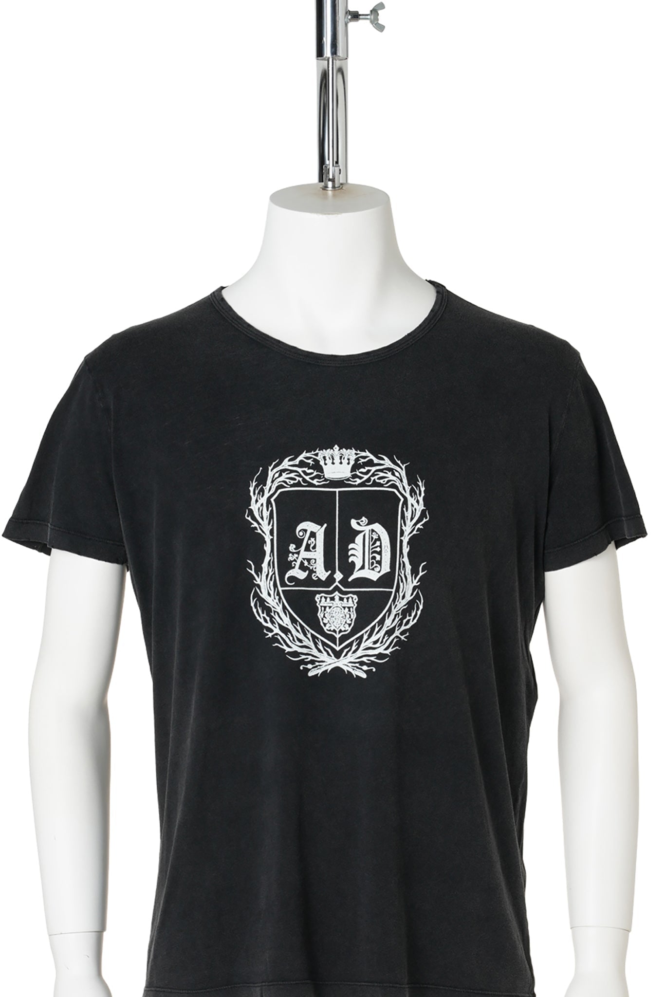 IDAR CROPPED STANDARD FIT T-SHIRT WITH "AD EMBLEM" PRINT / 098:FADED BLACK