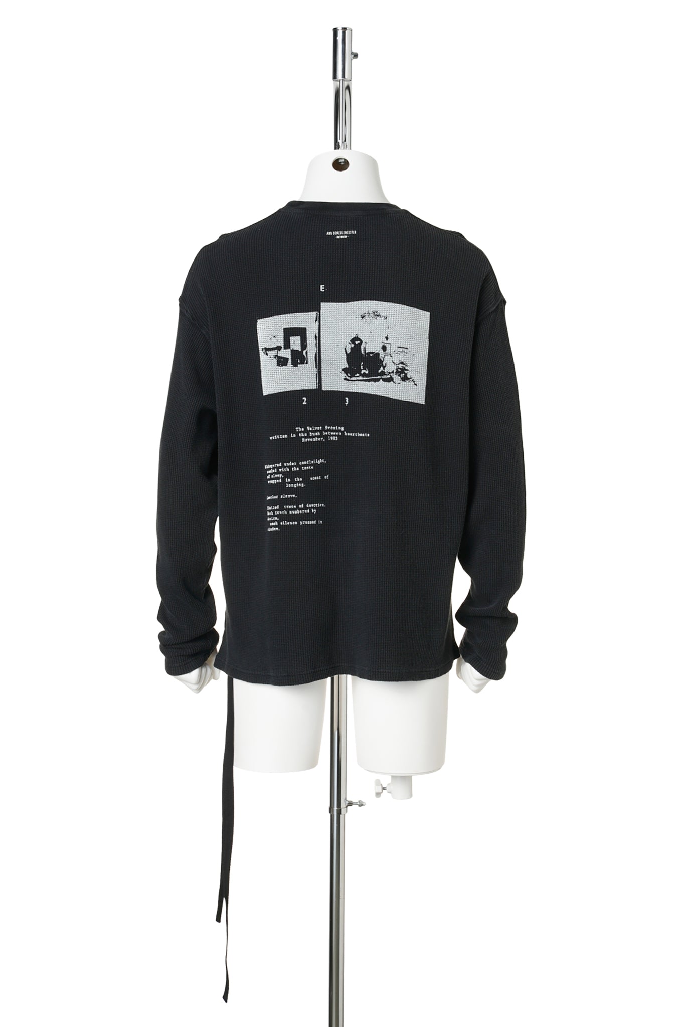 EMIL RELAX FIT BOXY T-SHIRT WITH "THE VELVET EVENING" PRINT / 098:FADED BLACK