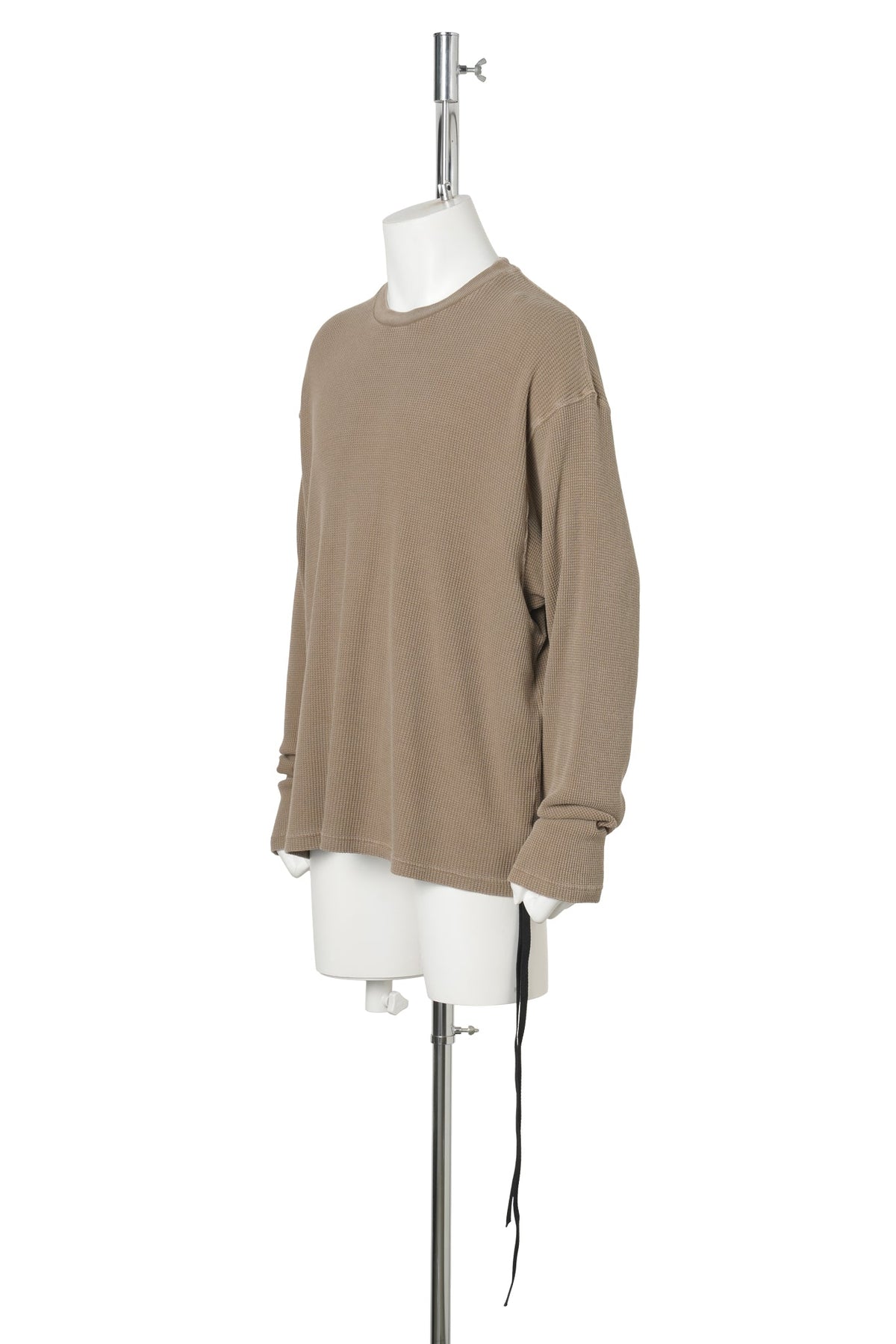 EMIL RELAX FIT BOXY T-SHIRT WITH "THE VELVET EVENING" PRINT / 295:CAMEL