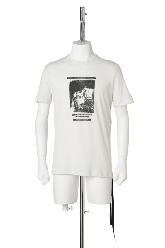 BAPTIST STANDARD FIT T-SHIRT WITH "DUST OF MEMORY" PRINT / 003:IVORY
