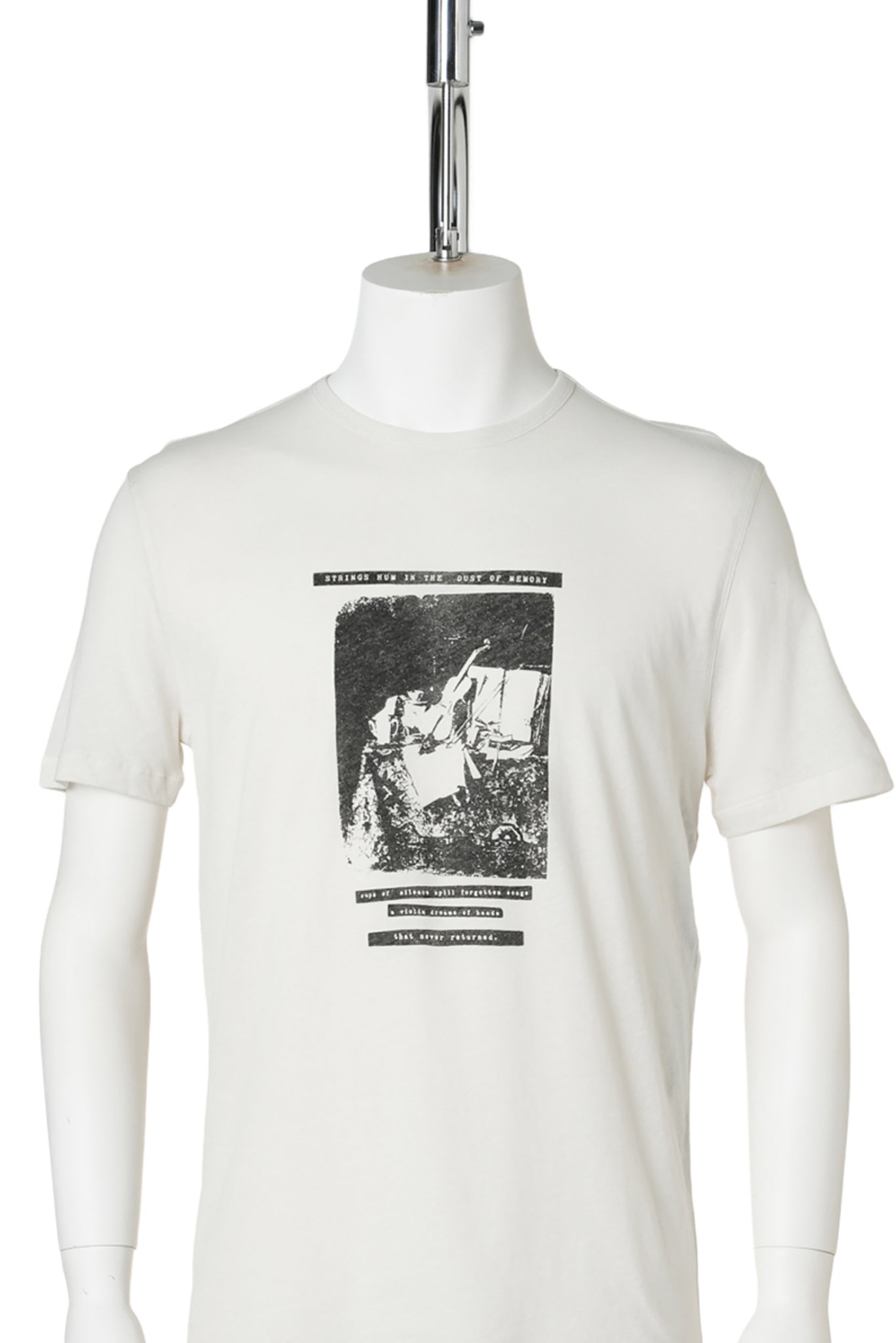 BAPTIST STANDARD FIT T-SHIRT WITH "DUST OF MEMORY" PRINT / 003:IVORY