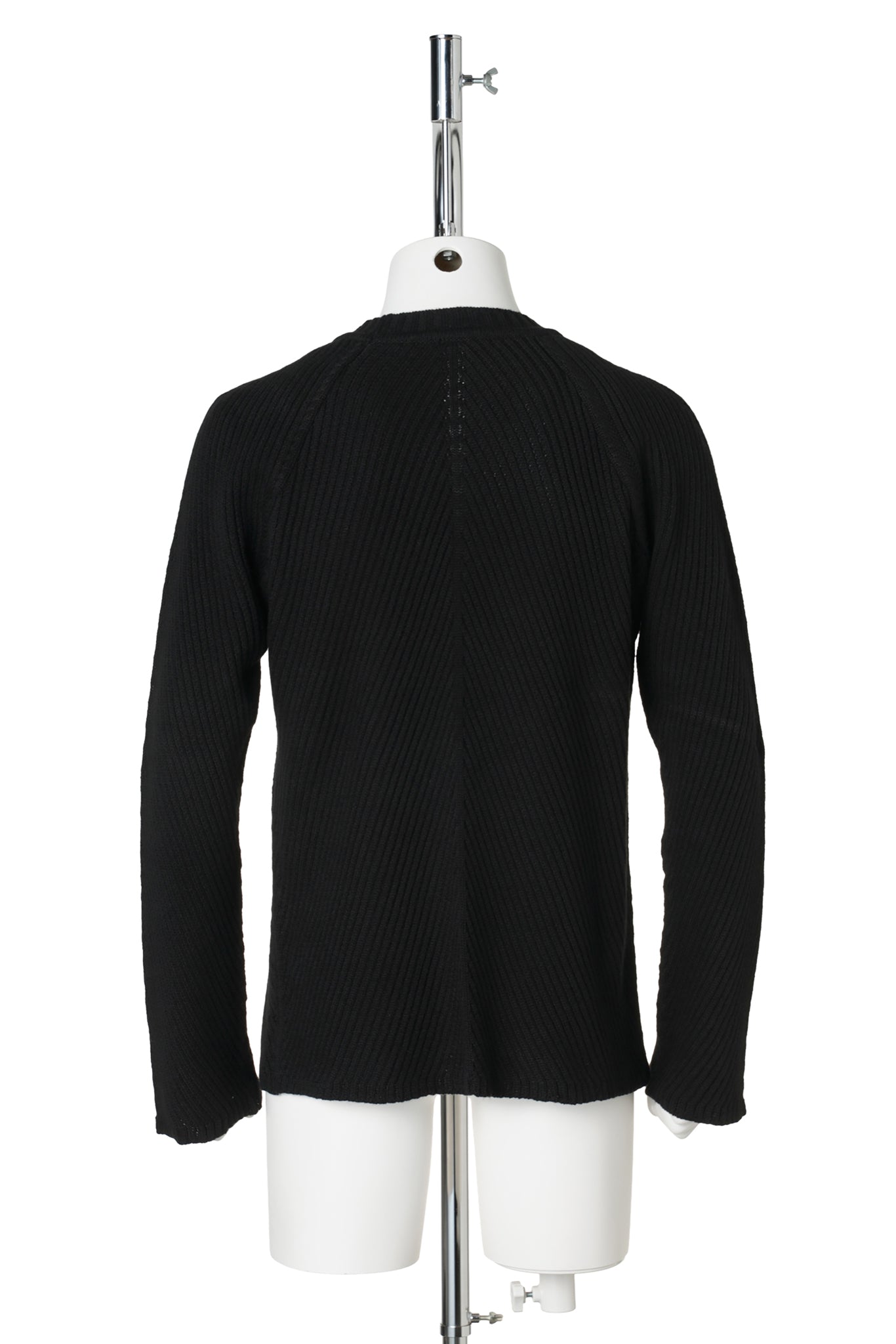 FERDIN DIAGONAL RIB COMFORT SWEATER WITH CUT OUT ARMHOLE DETAIL / 099:BLACK