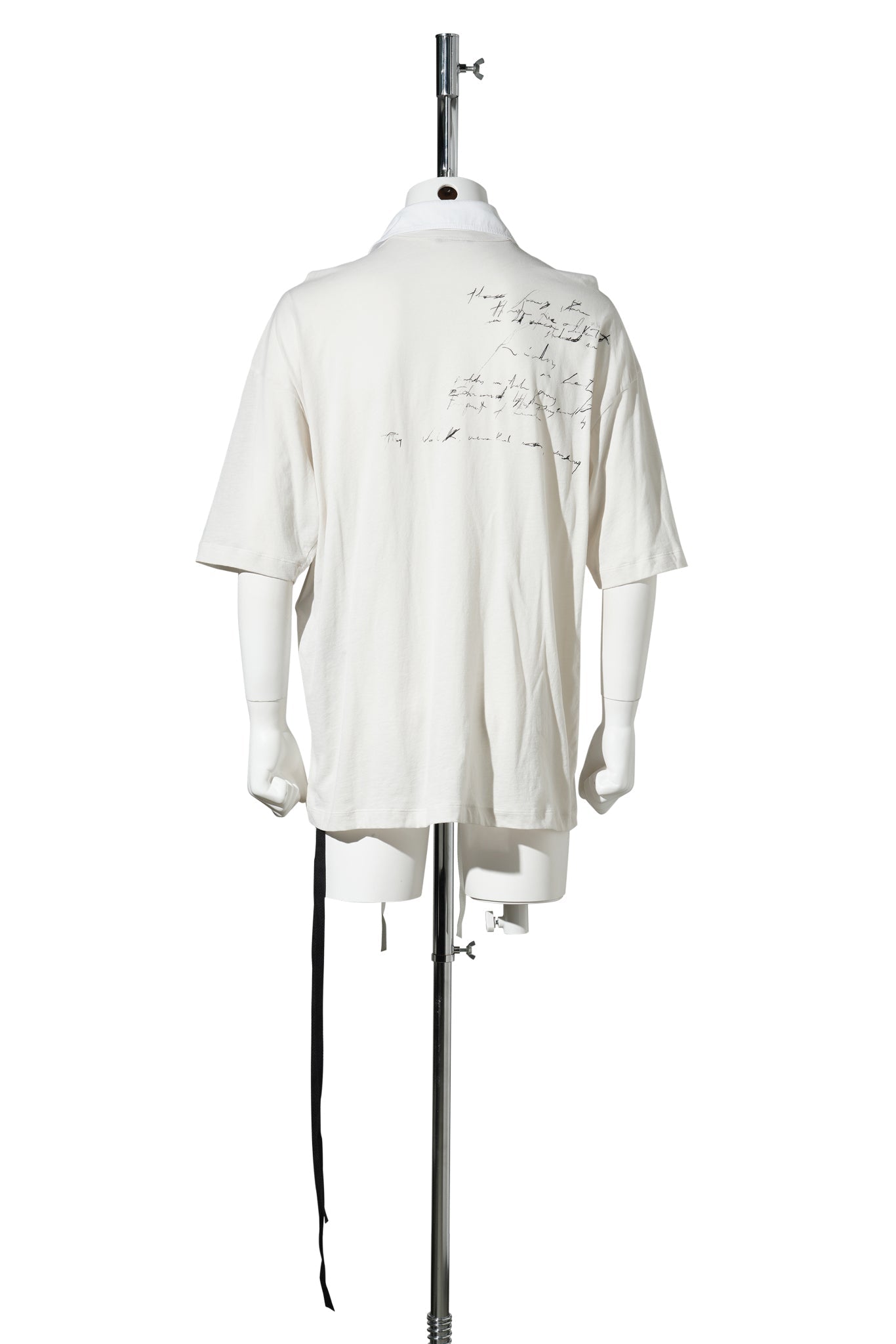 DANVALD HIGH COMFORT T-SHIRT WITH DET. COLLAR AND "HOLLOW WORDS" PRINT / 003:IVORY