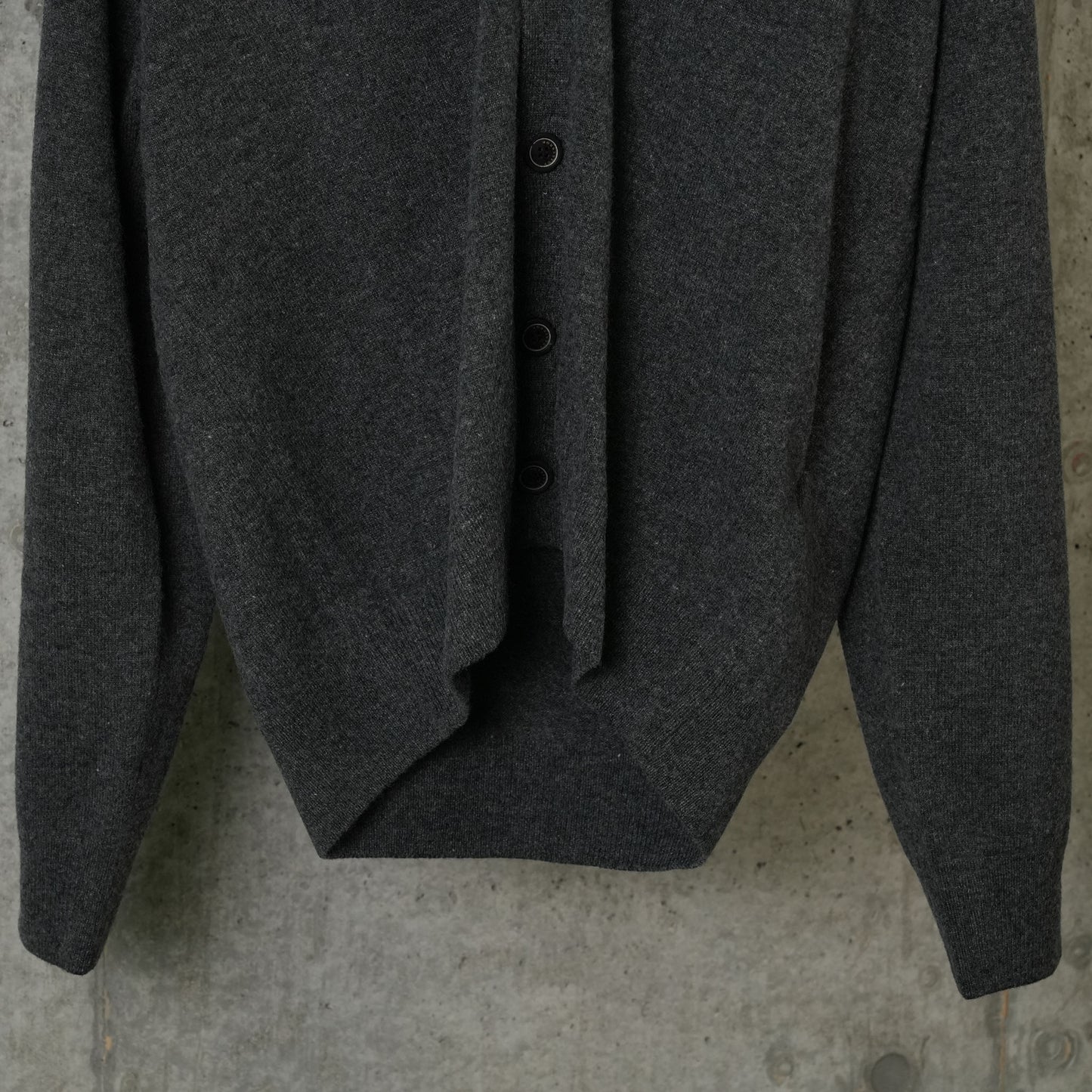 CARDIGANS / CHARCOAL