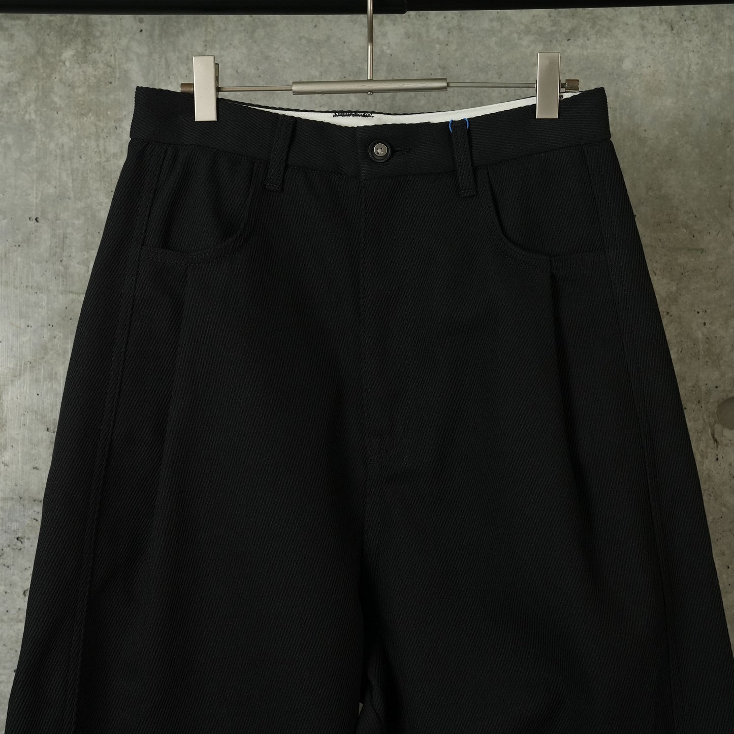 TROUSERS / NOIR