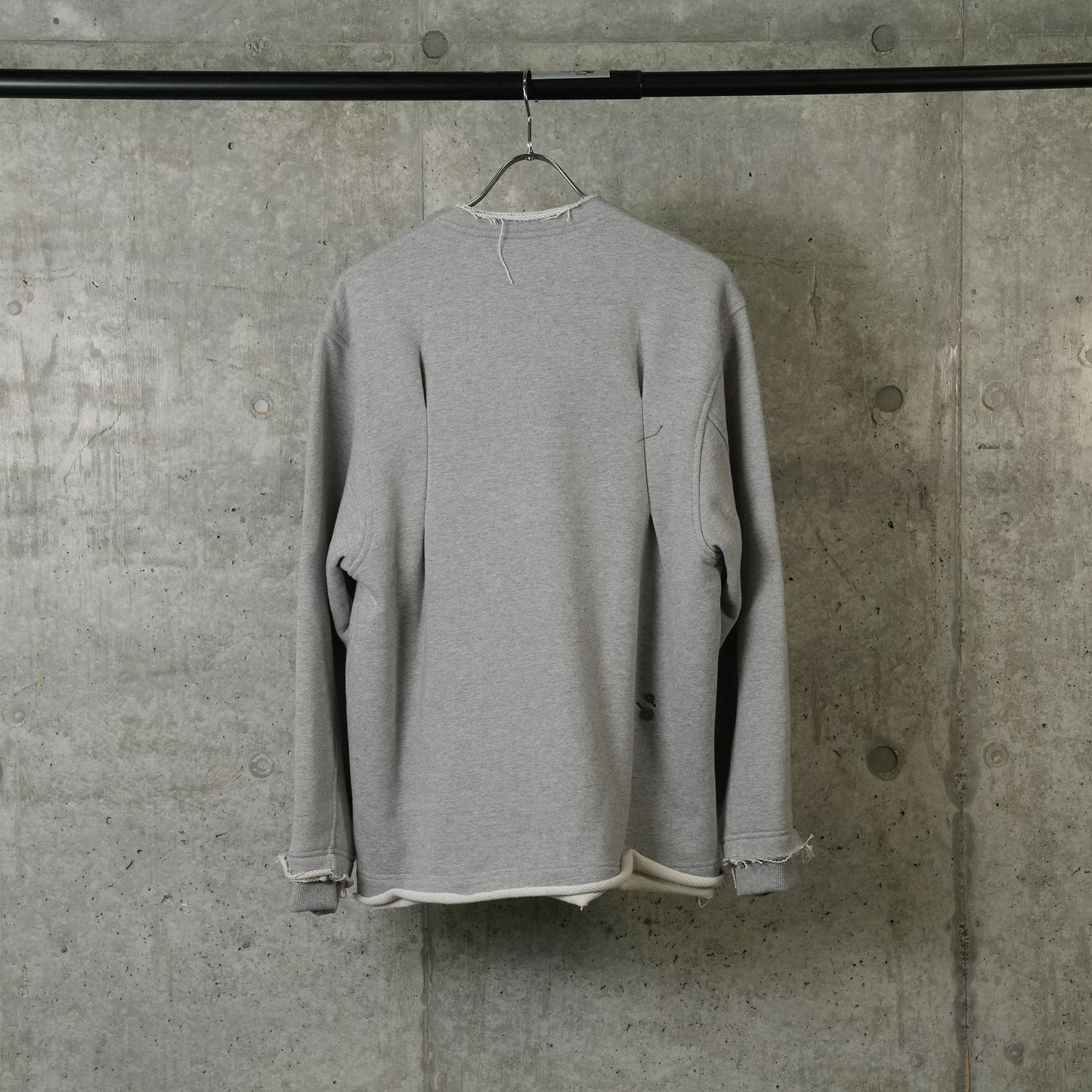 SWEATSHIRT / GRAY