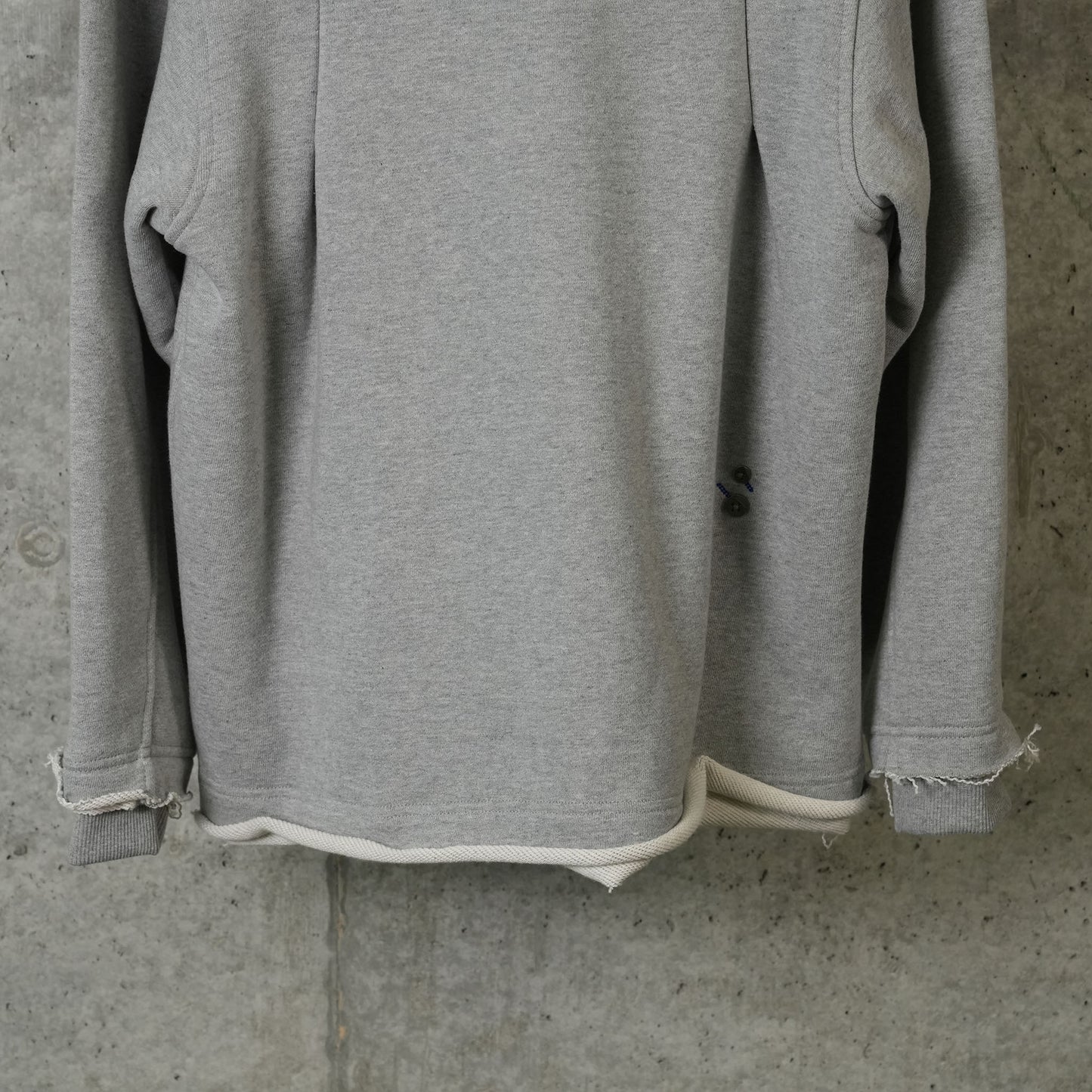 SWEATSHIRT / GRAY