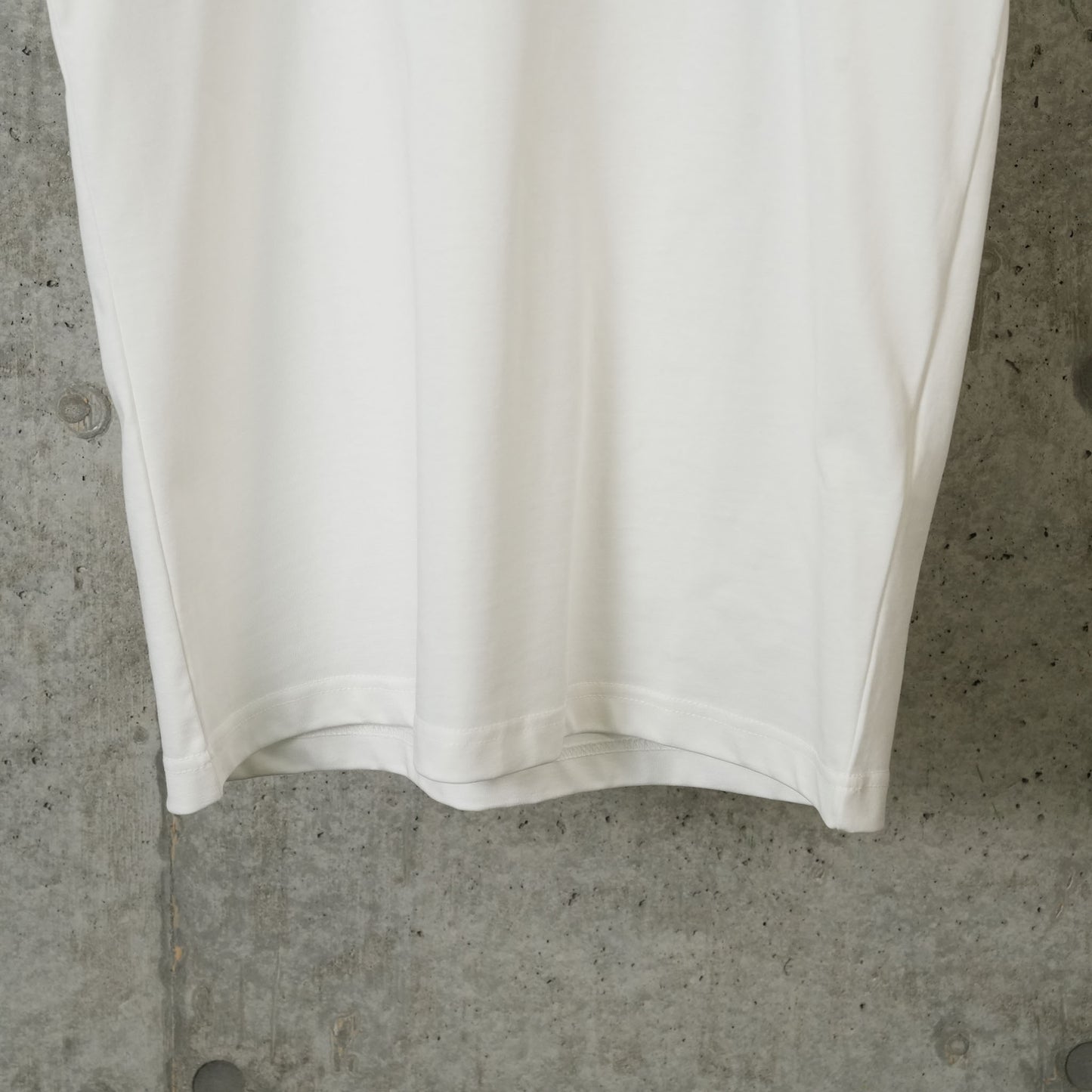 T-SHIRT / OFF WHITE