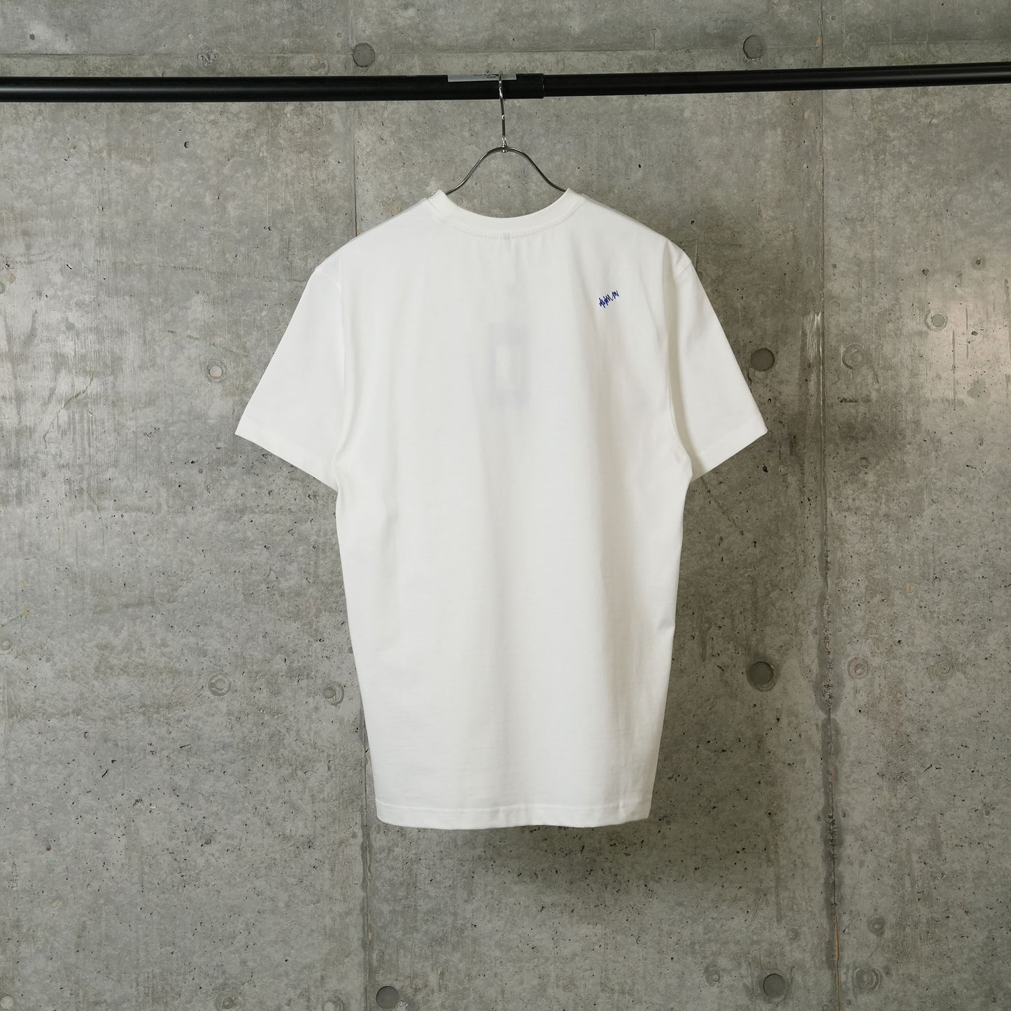 T-SHIRT / OFF WHITE