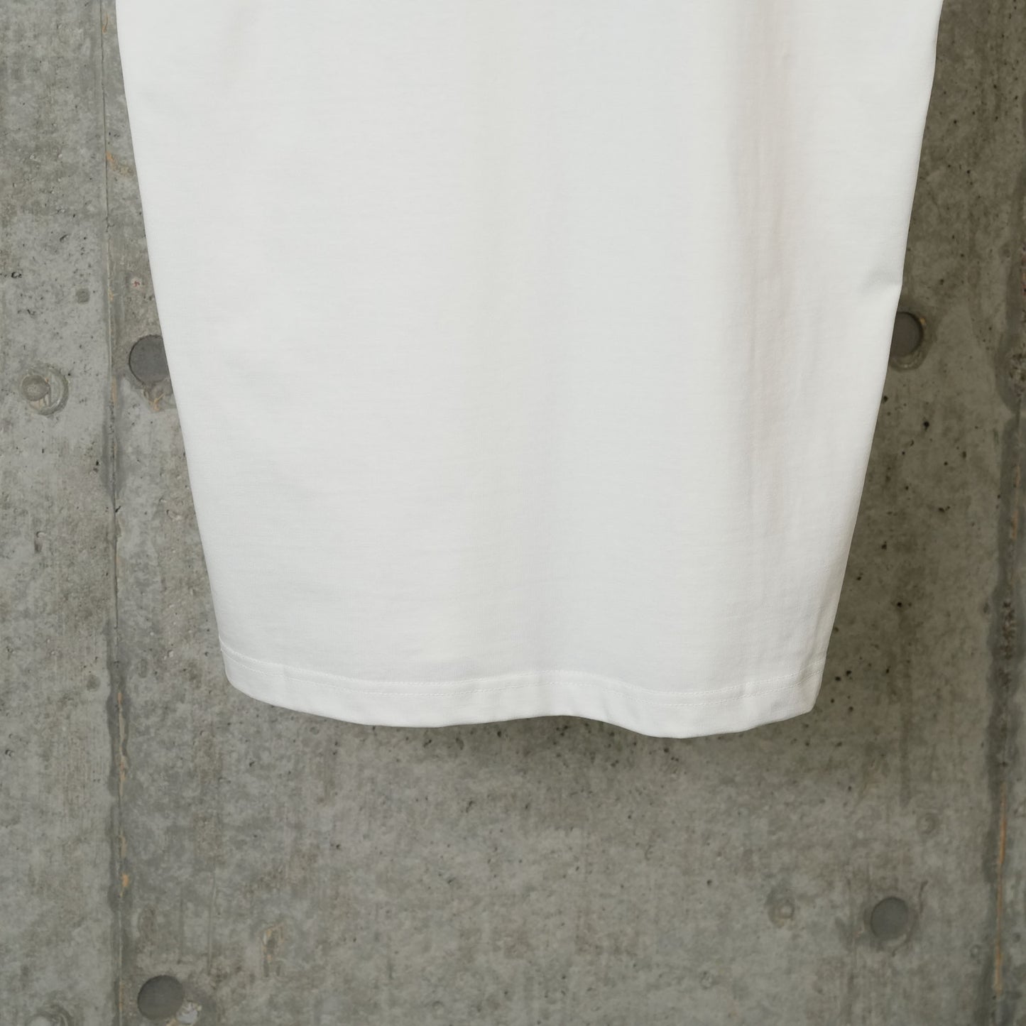 T-SHIRT / OFF WHITE