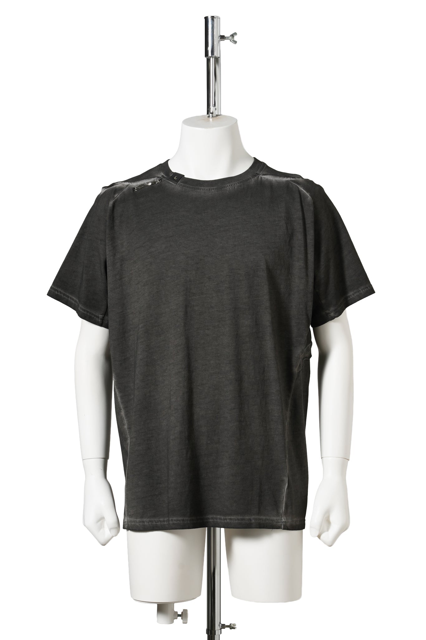 METAL LOGO HALF SLEEVE / BLACK