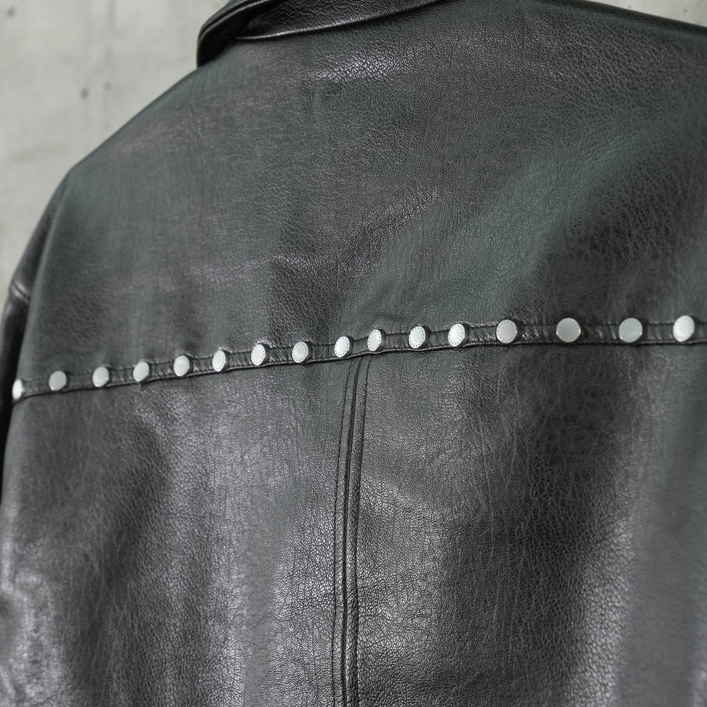 STUDDED CAR COAT / BLACK