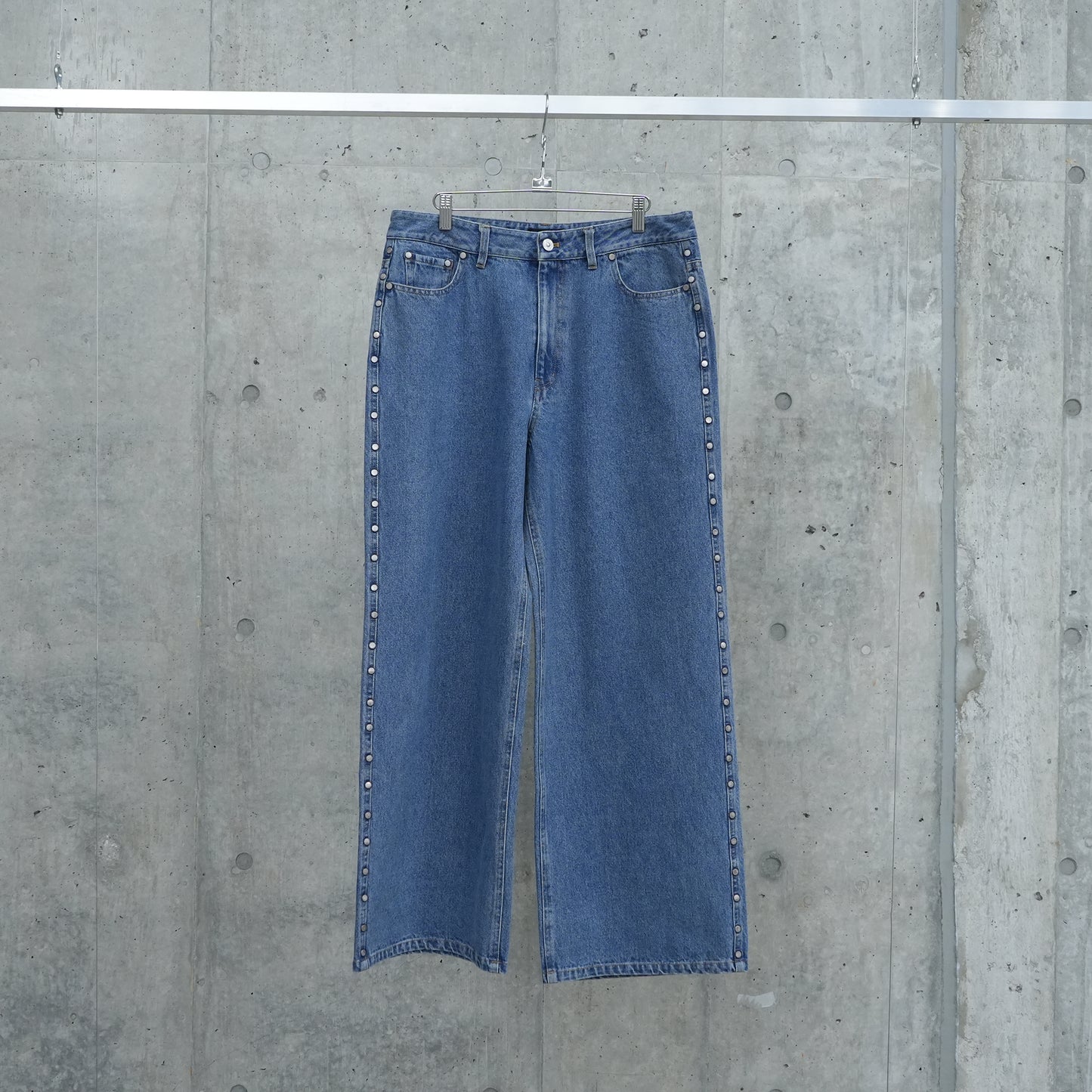 SUPER BAGGY STUDDED PANTS / BLUE