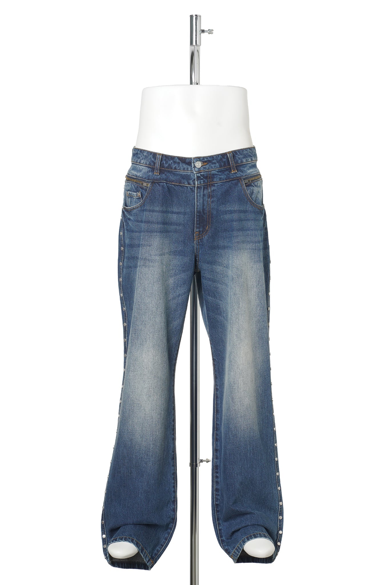 STUDDED BACK ZIP JEANS / BLUE