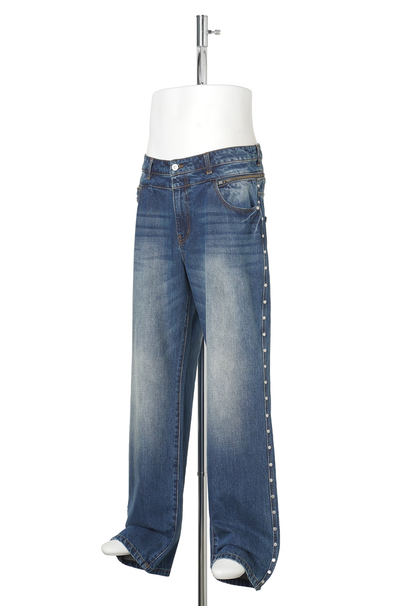 STUDDED BACK ZIP JEANS / BLUE