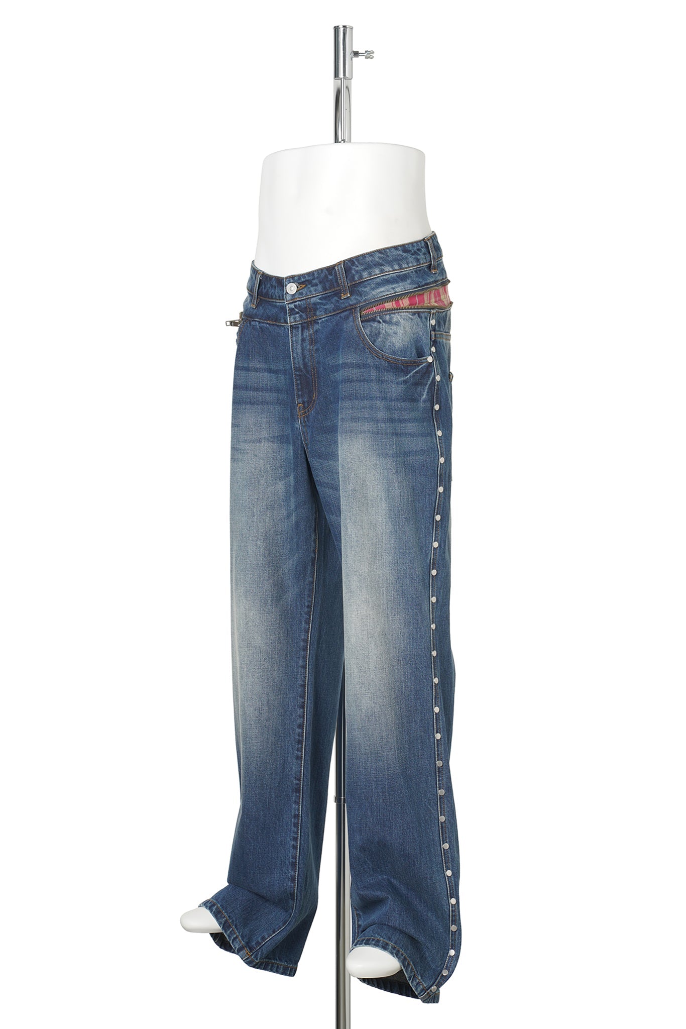STUDDED BACK ZIP JEANS / BLUE