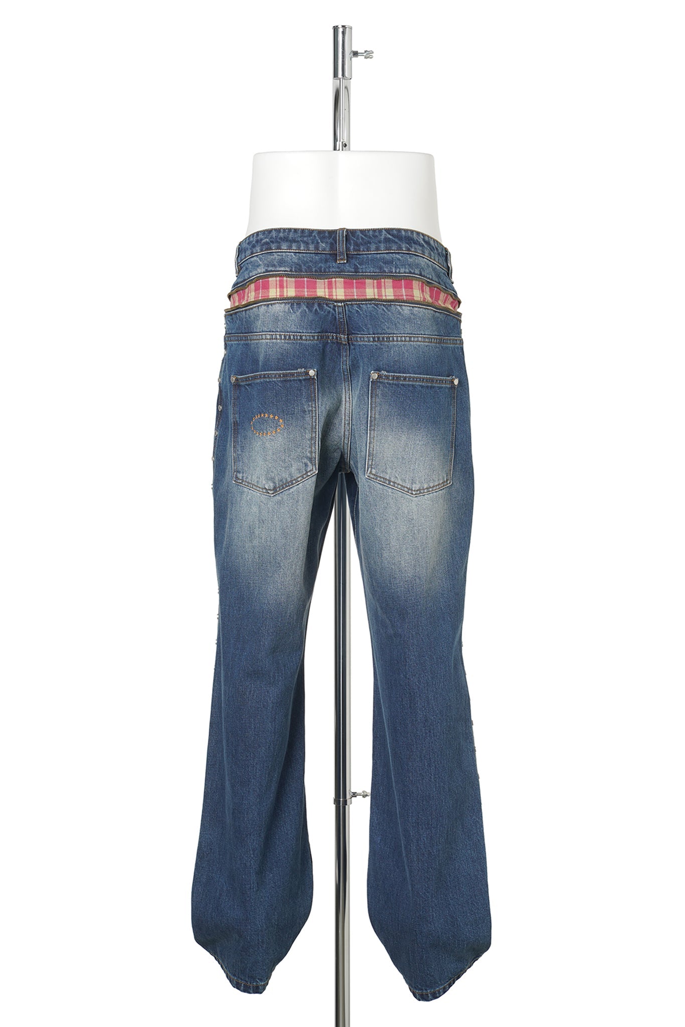 STUDDED BACK ZIP JEANS / BLUE