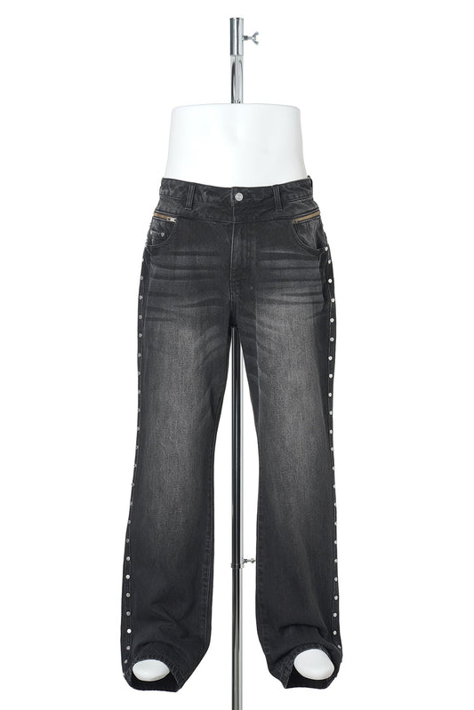 STUDDED BACK ZIP JEANS / BLACK
